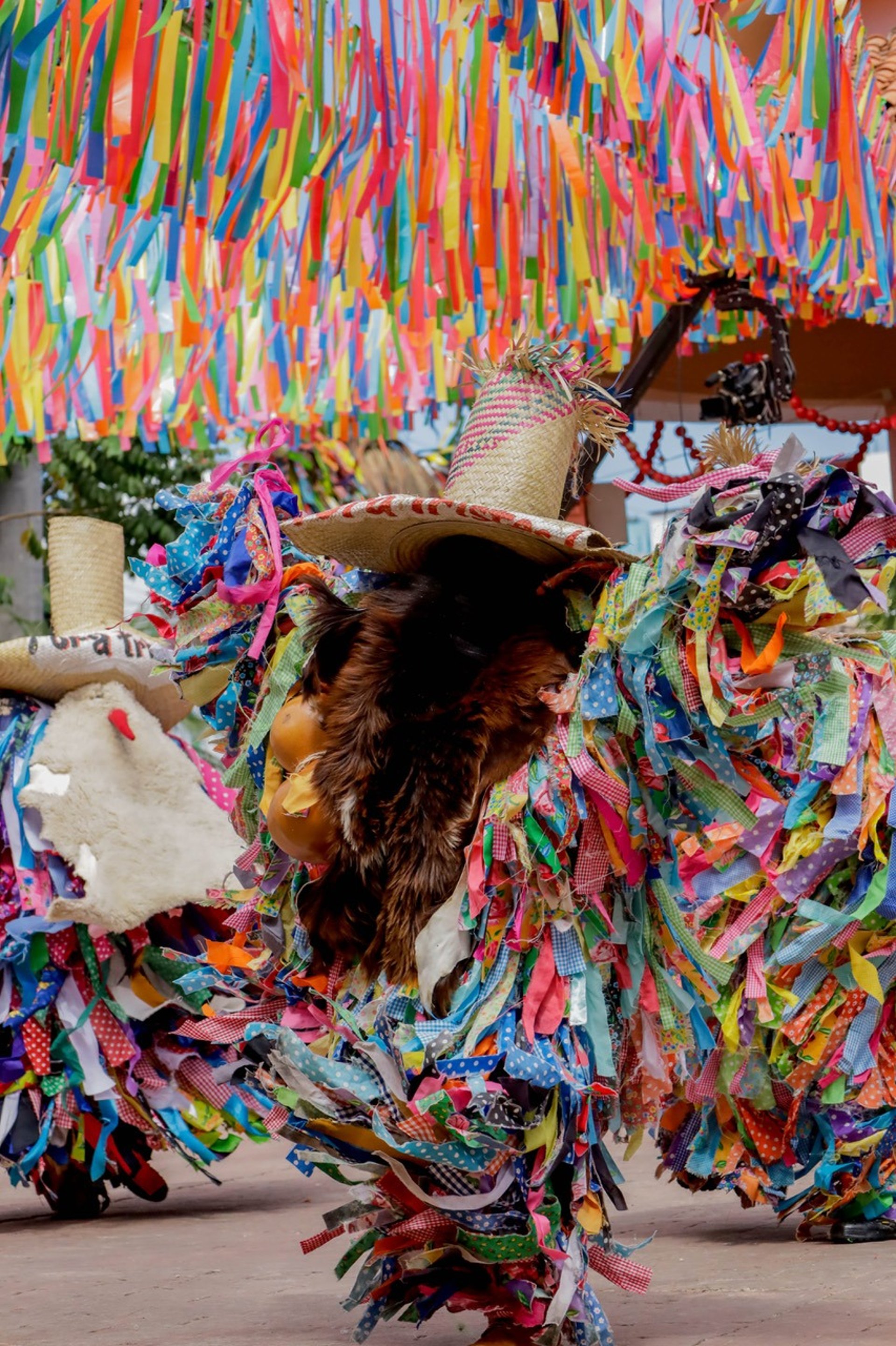 black and white bed linen