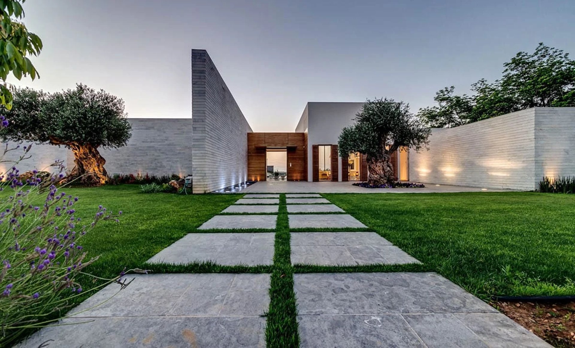 black and white bed linen