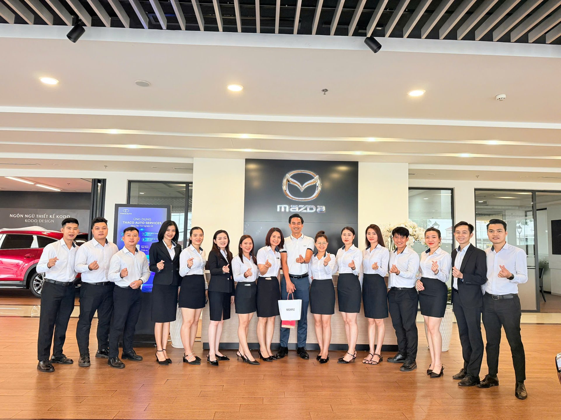 gray computer monitor