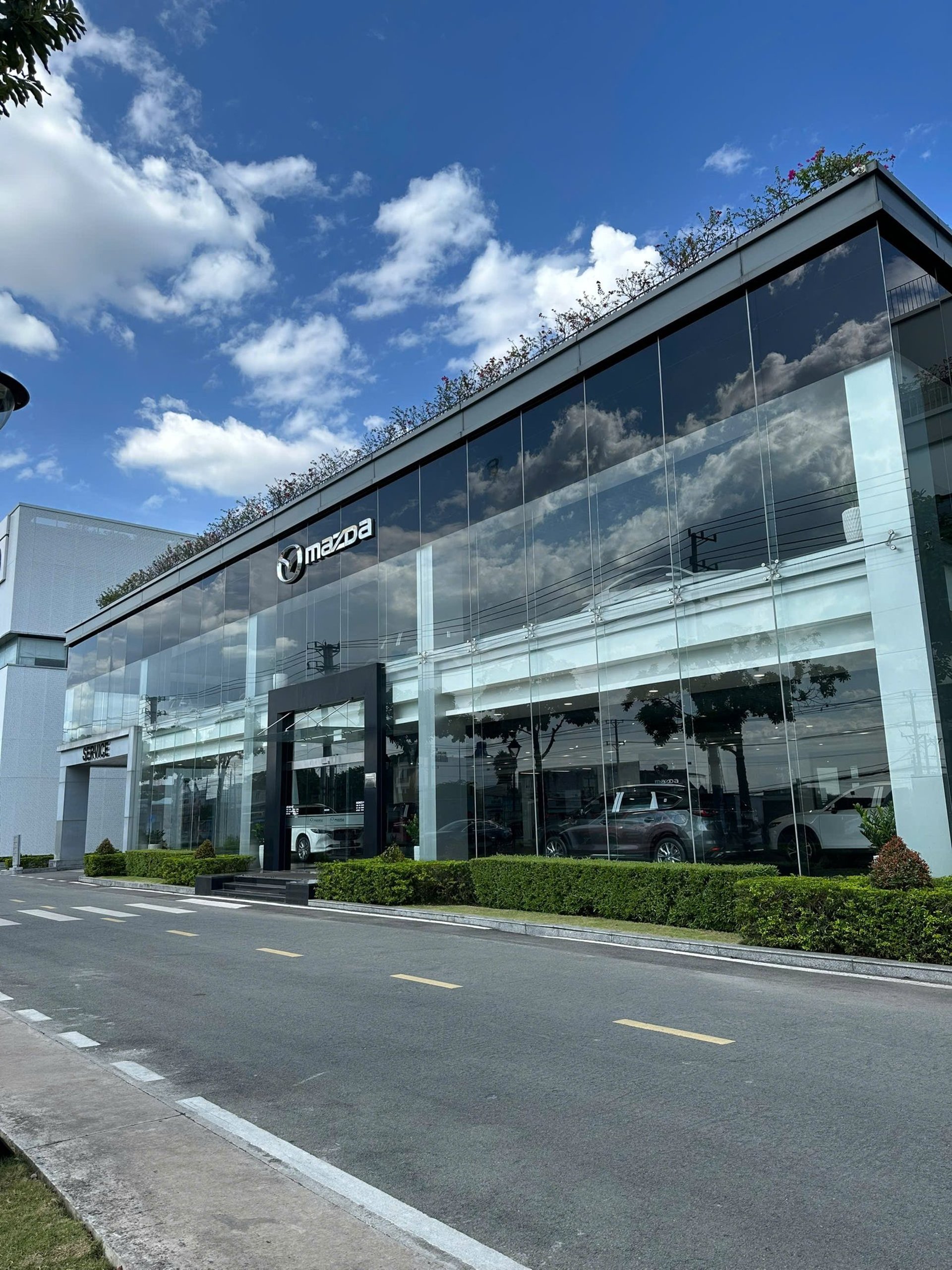 black and brown leather padded tub sofa