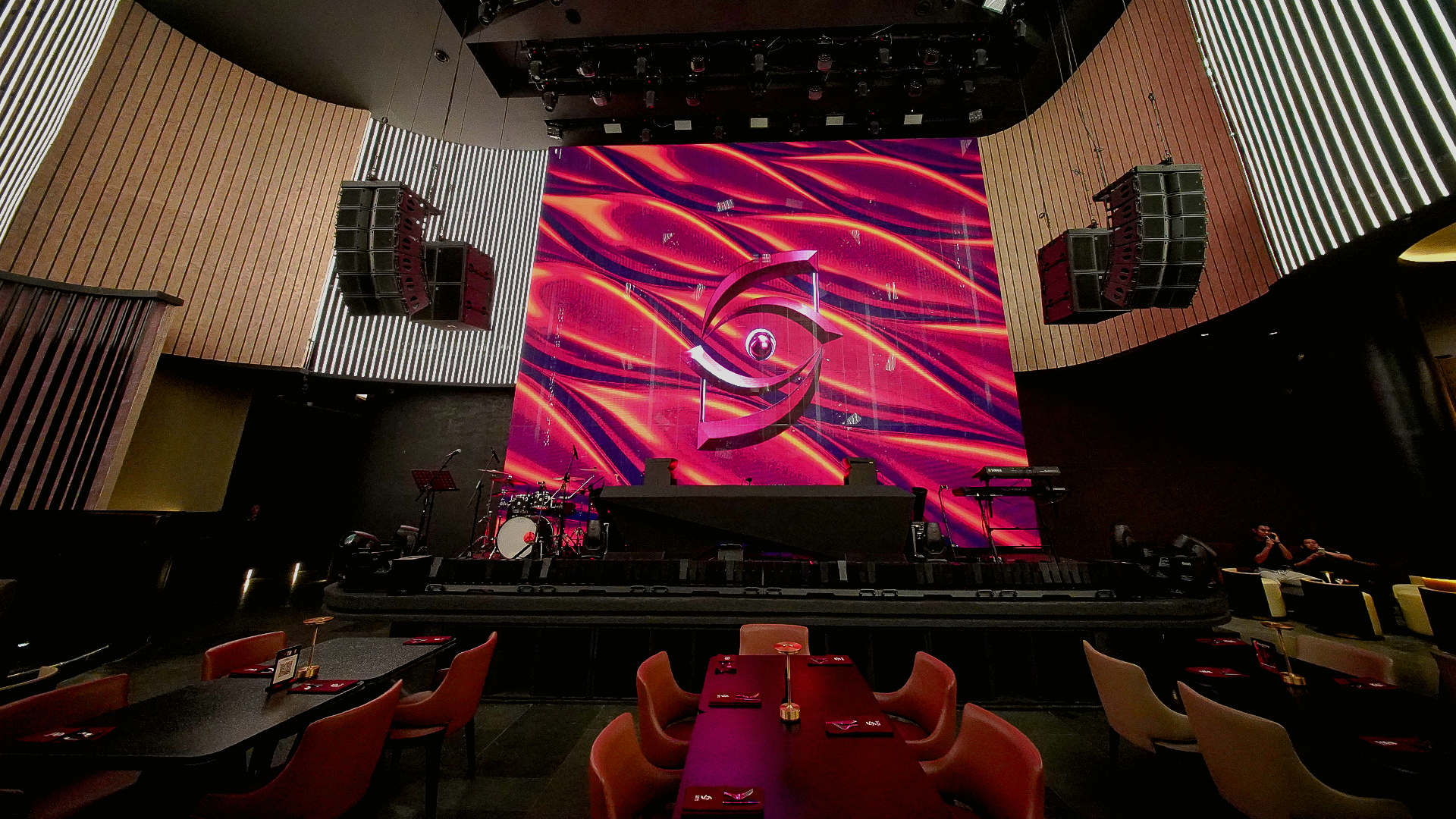 gray computer monitor