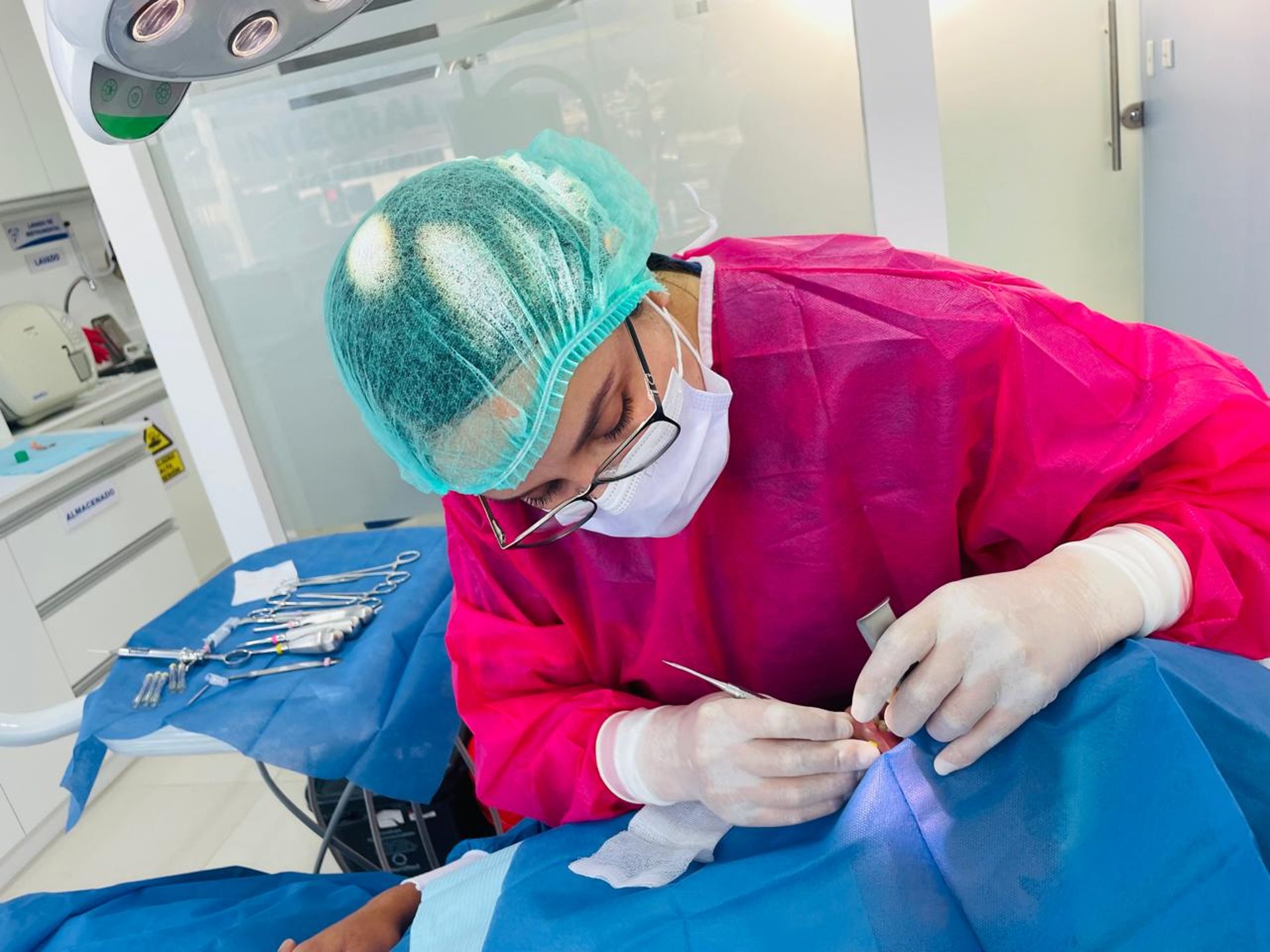 gray computer monitor