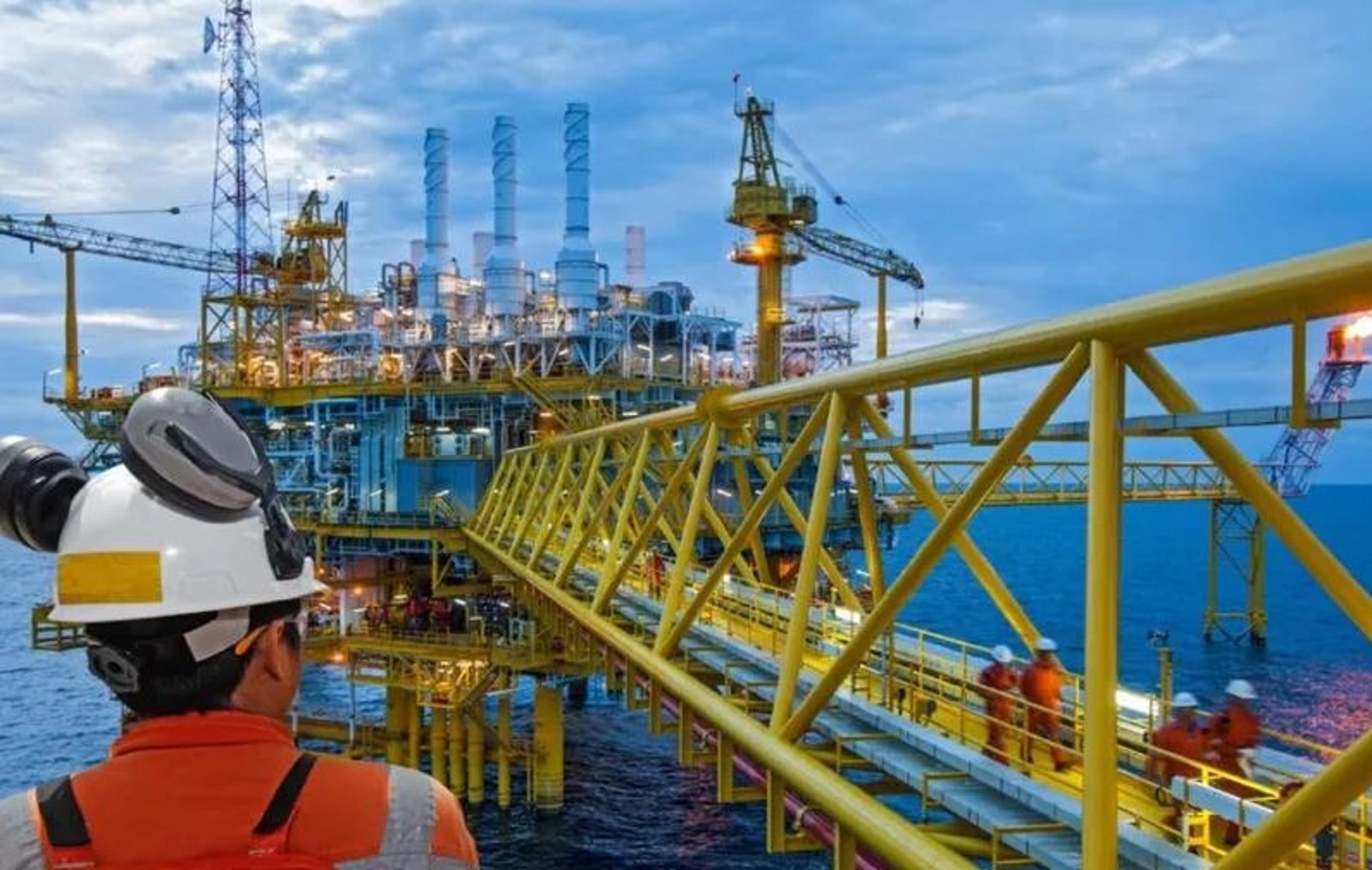 black and brown leather padded tub sofa