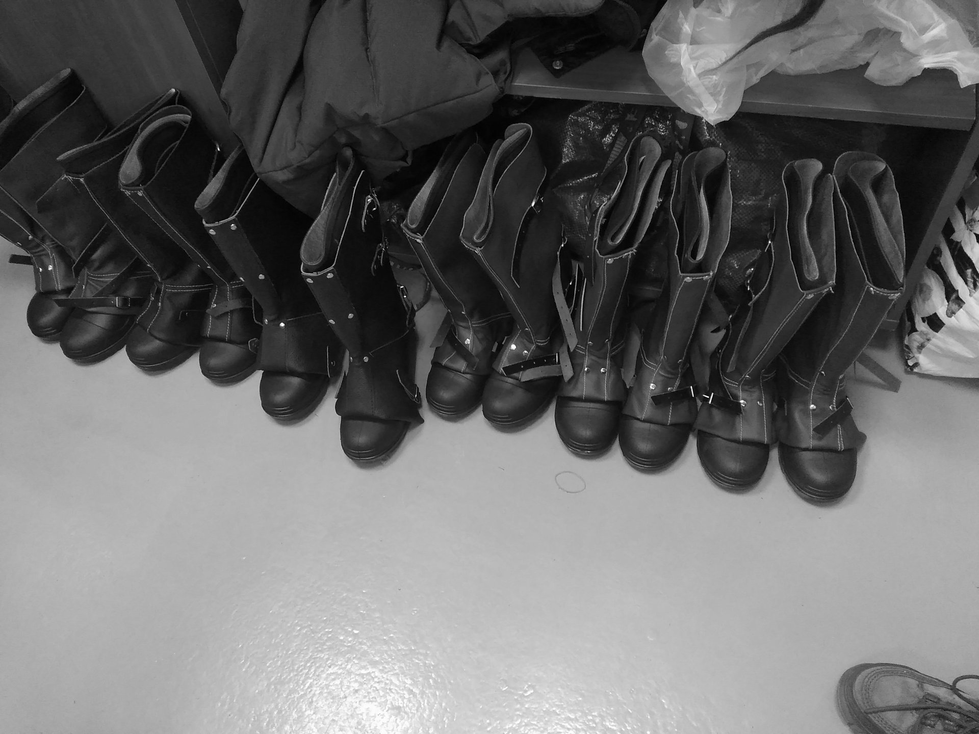 black and white bed linen