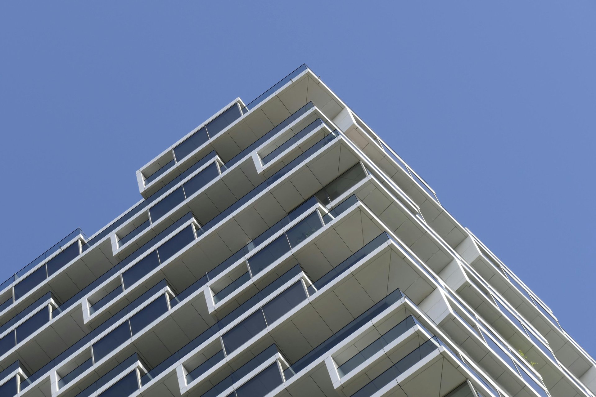 black and white bed linen