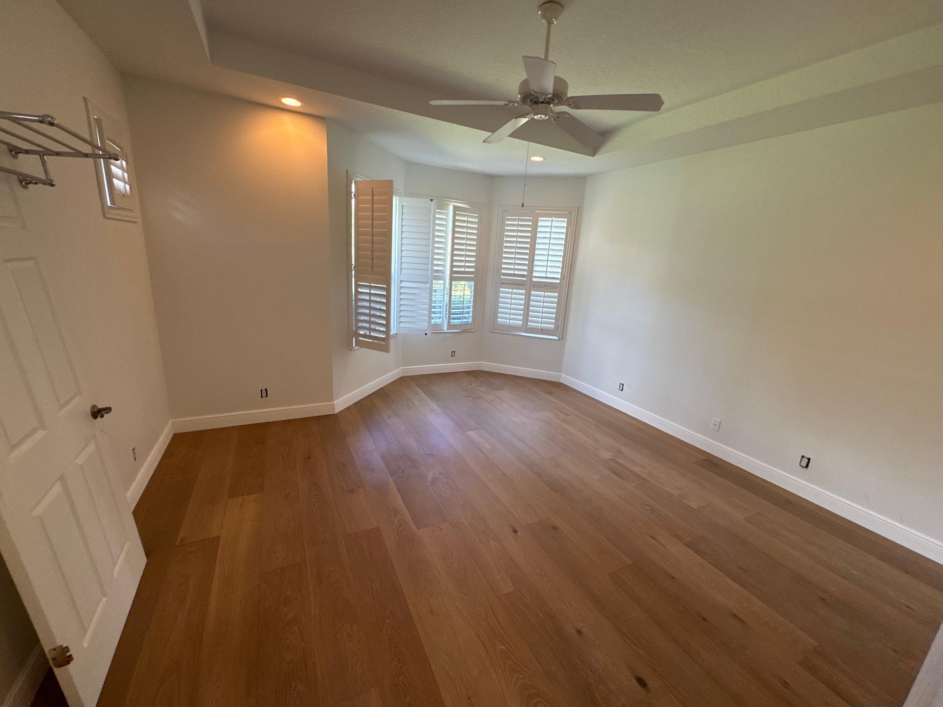 black and brown leather padded tub sofa
