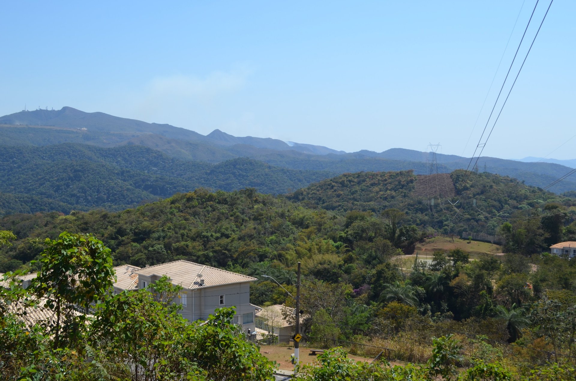 black and white bed linen