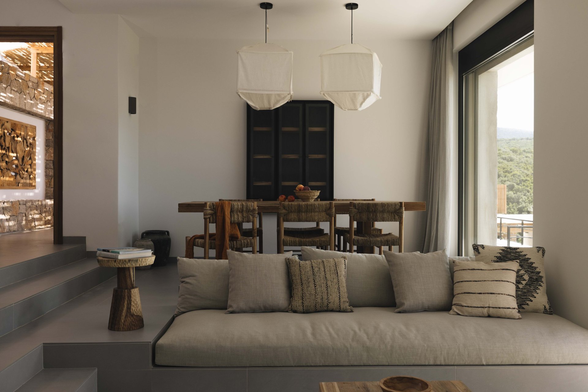 black and white bed linen