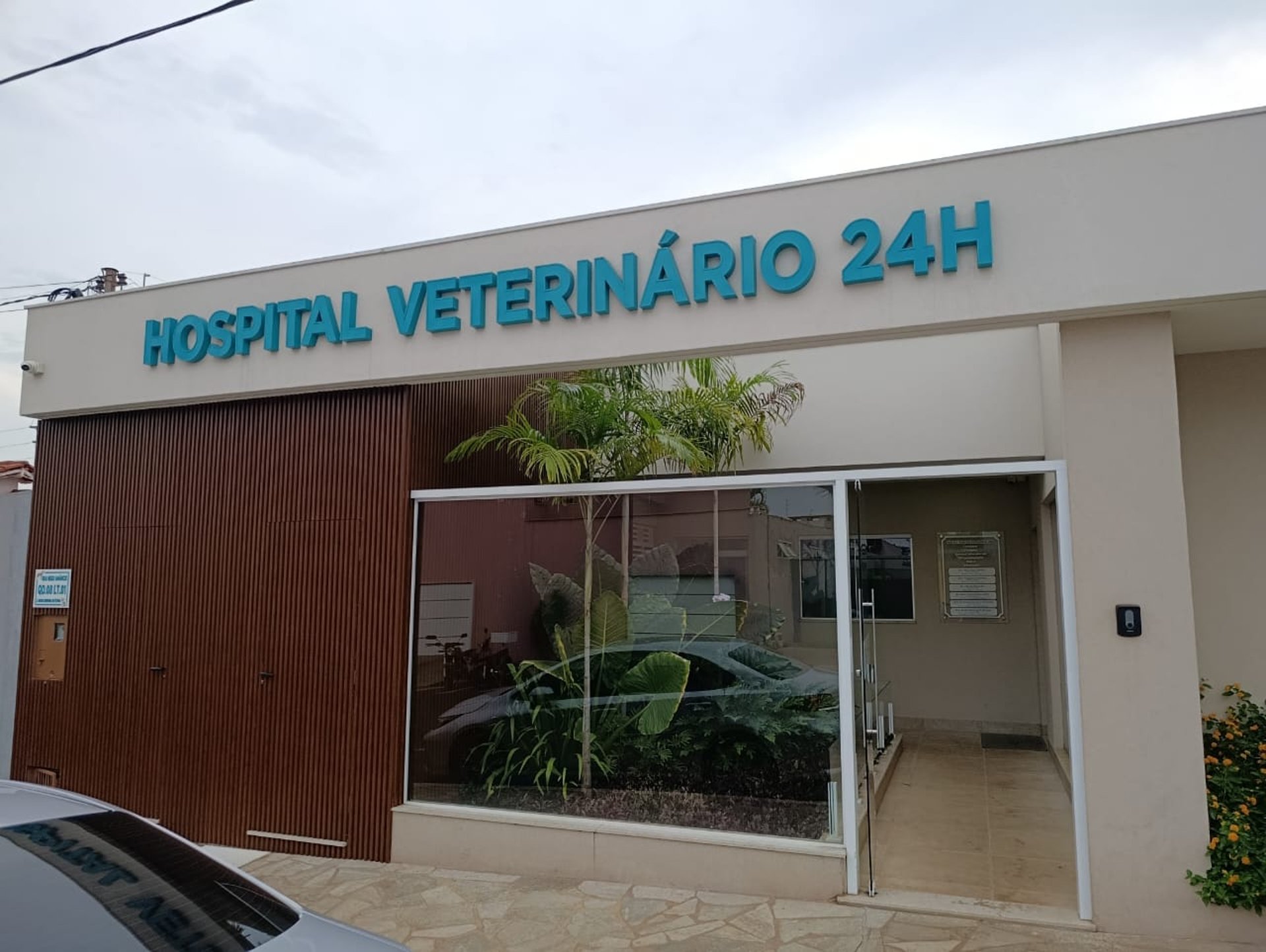 black and brown leather padded tub sofa