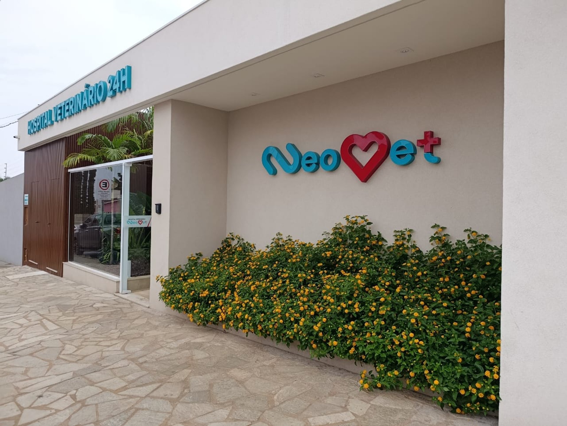 black and brown leather padded tub sofa