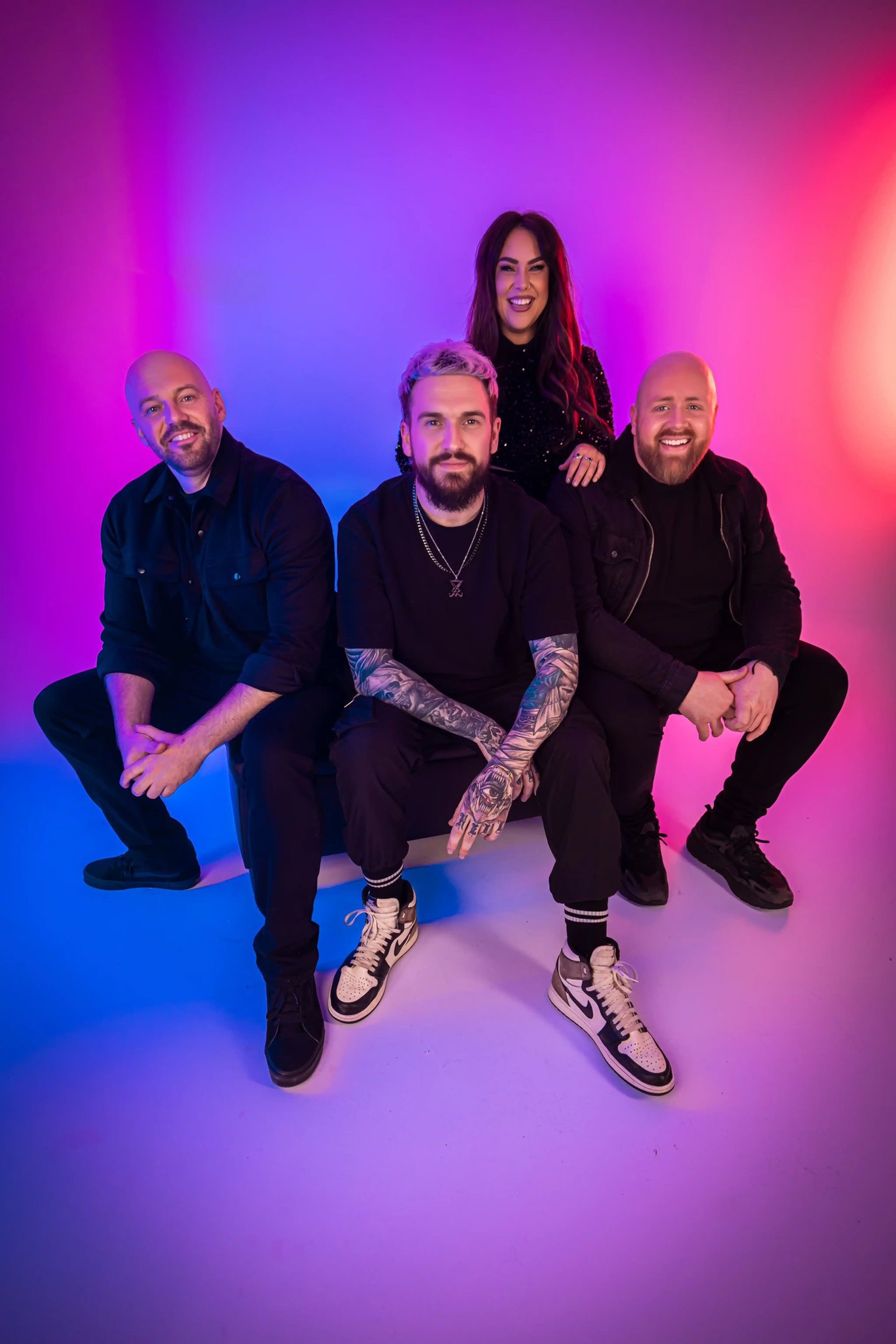 black and white bed linen