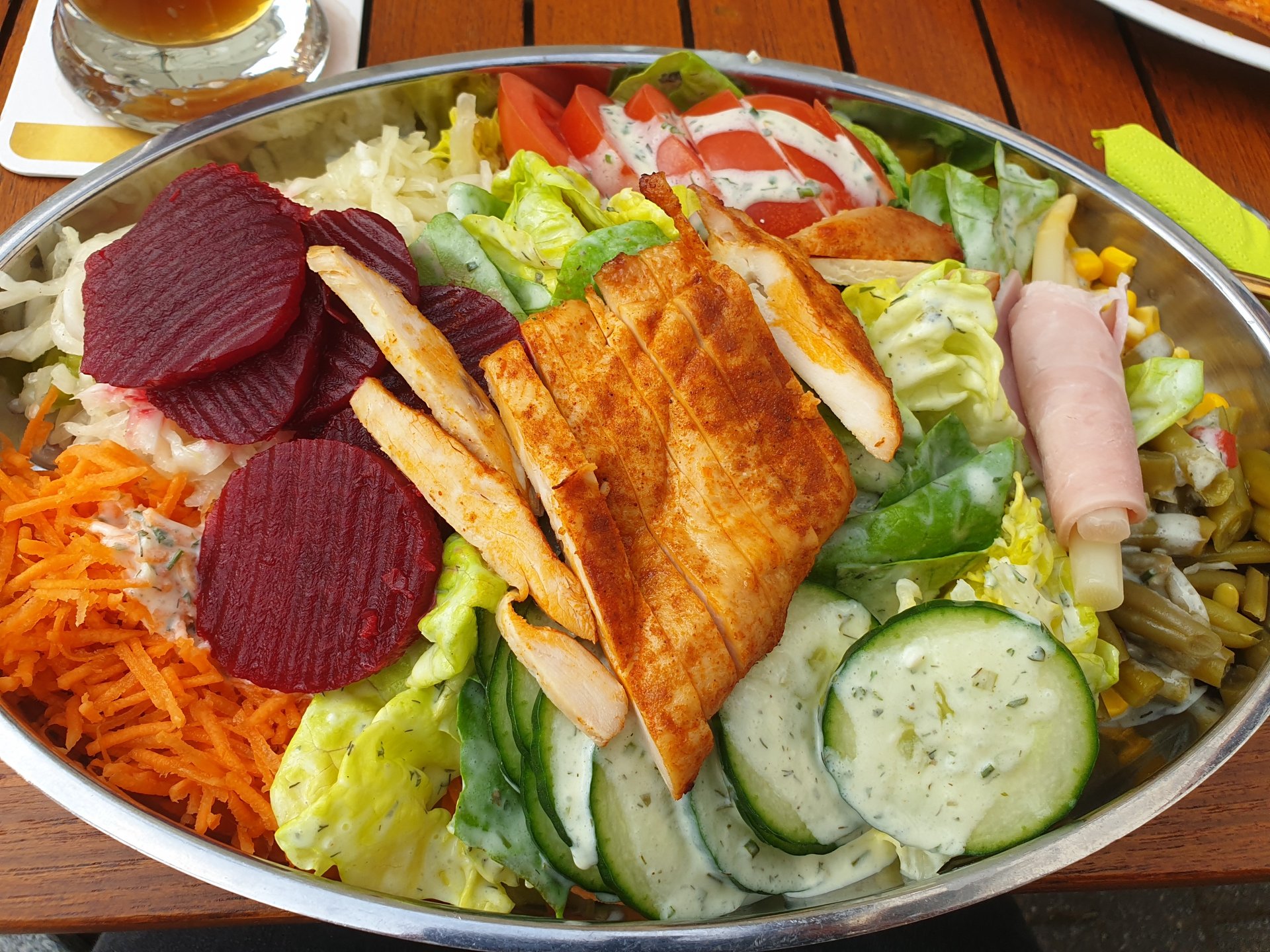 black and white bed linen