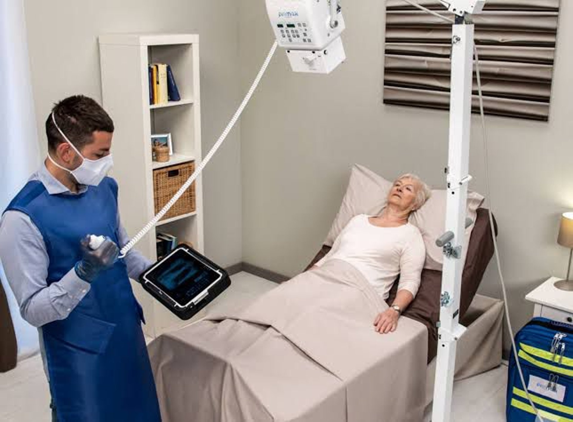 black and white bed linen