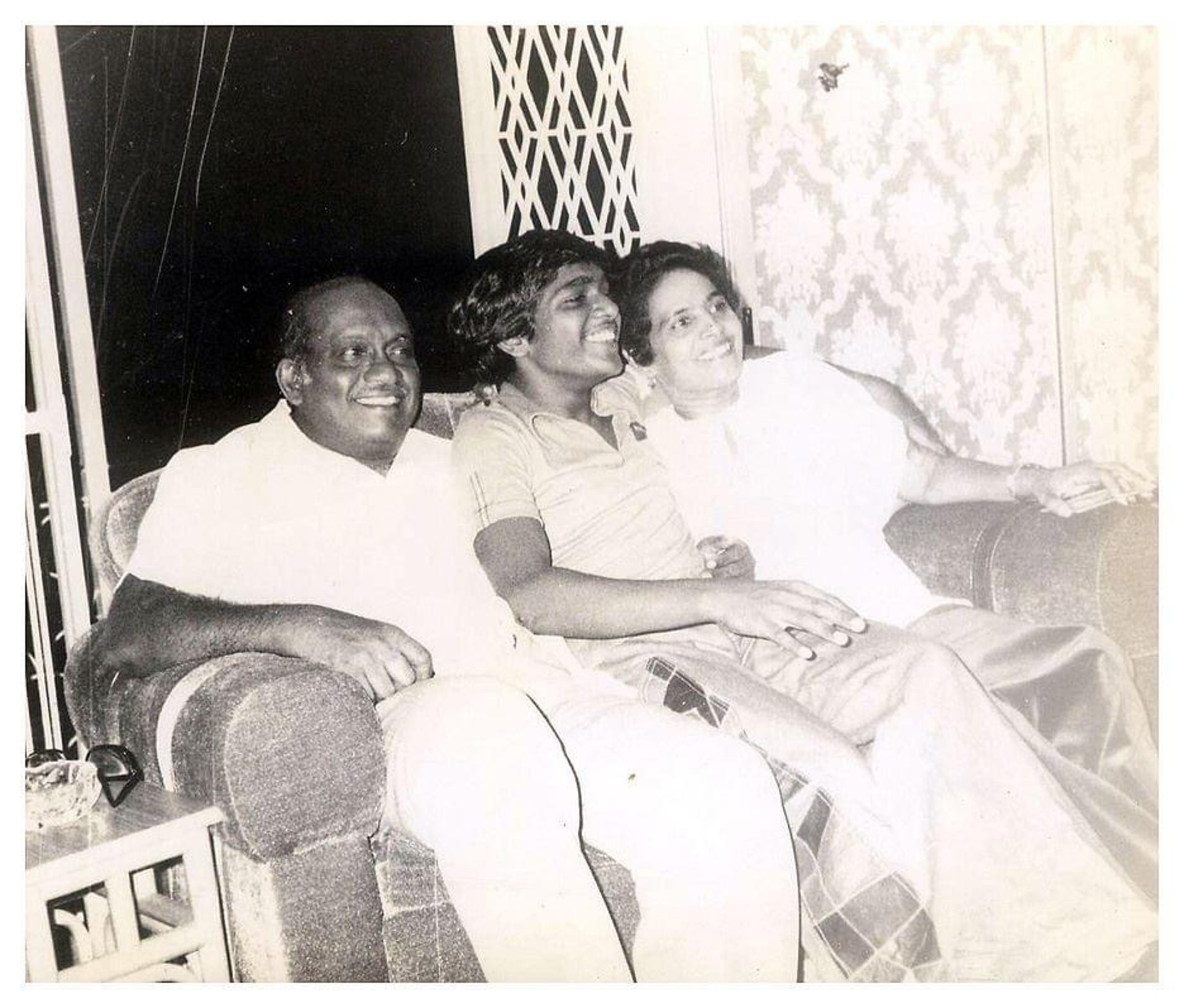 black and white bed linen