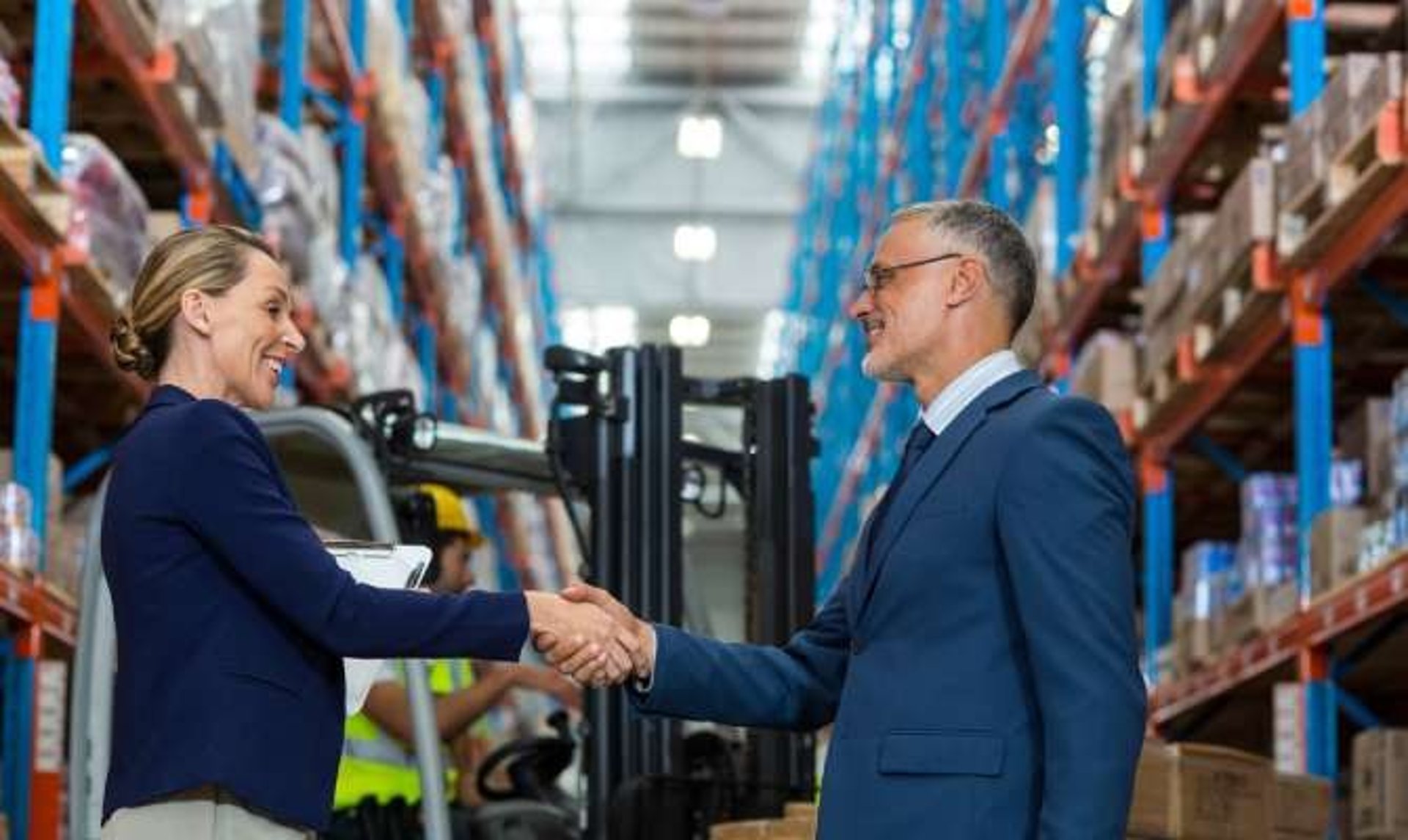 gray computer monitor