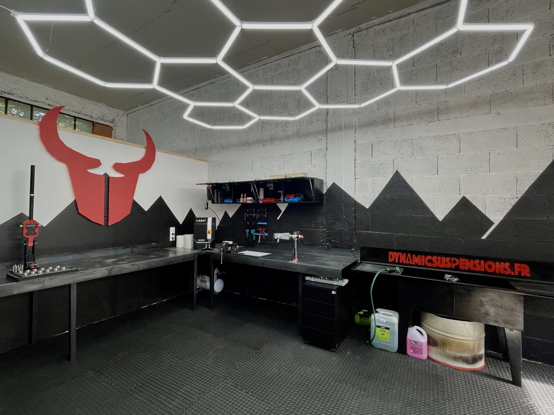 black and white bed linen