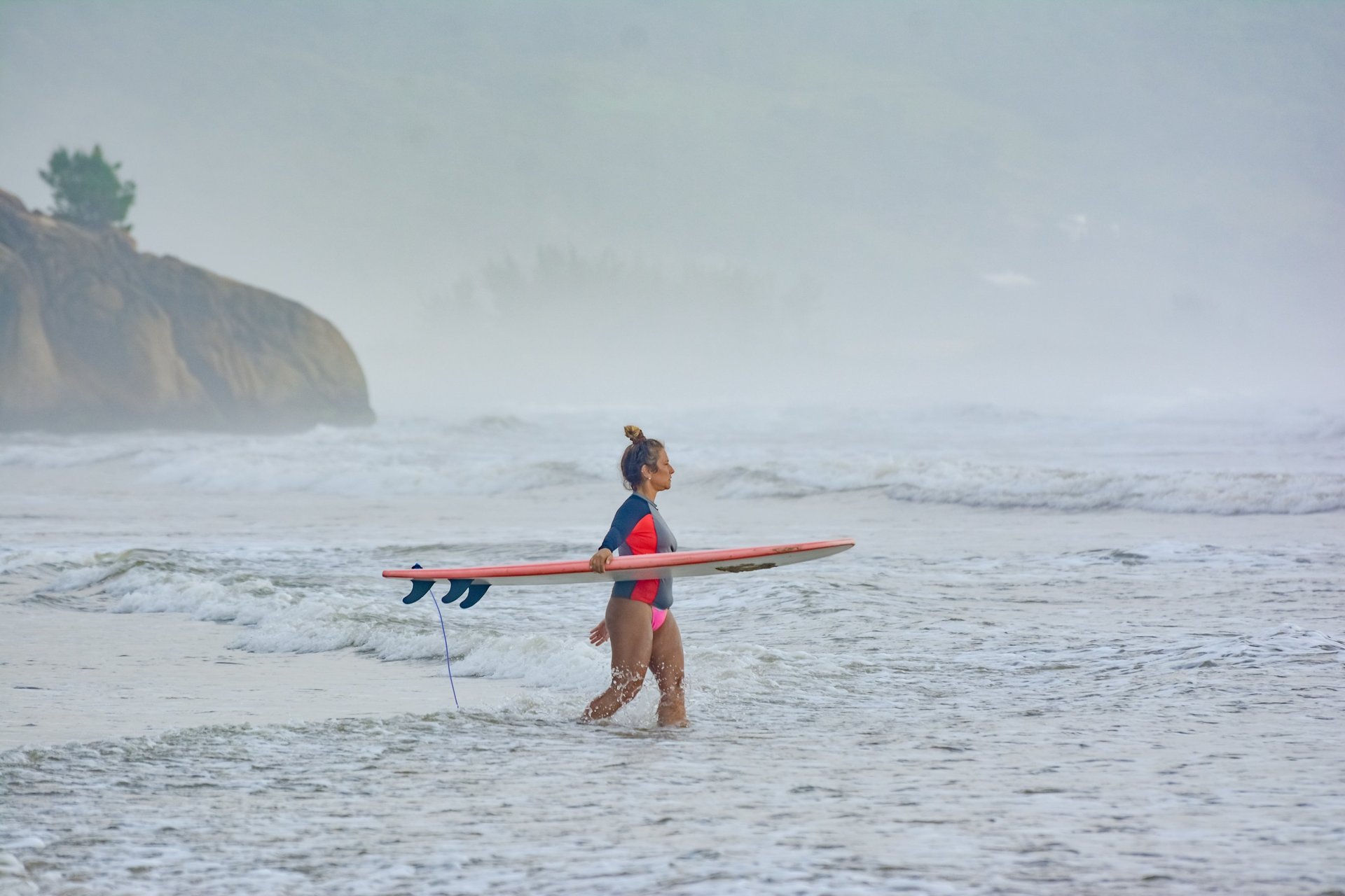 gray computer monitor