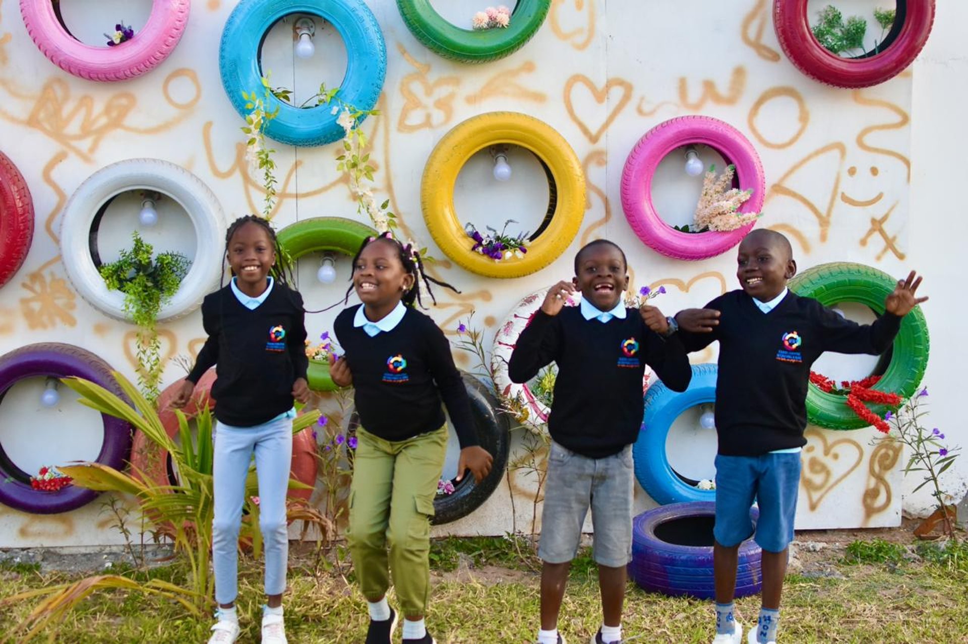 black and white bed linen
