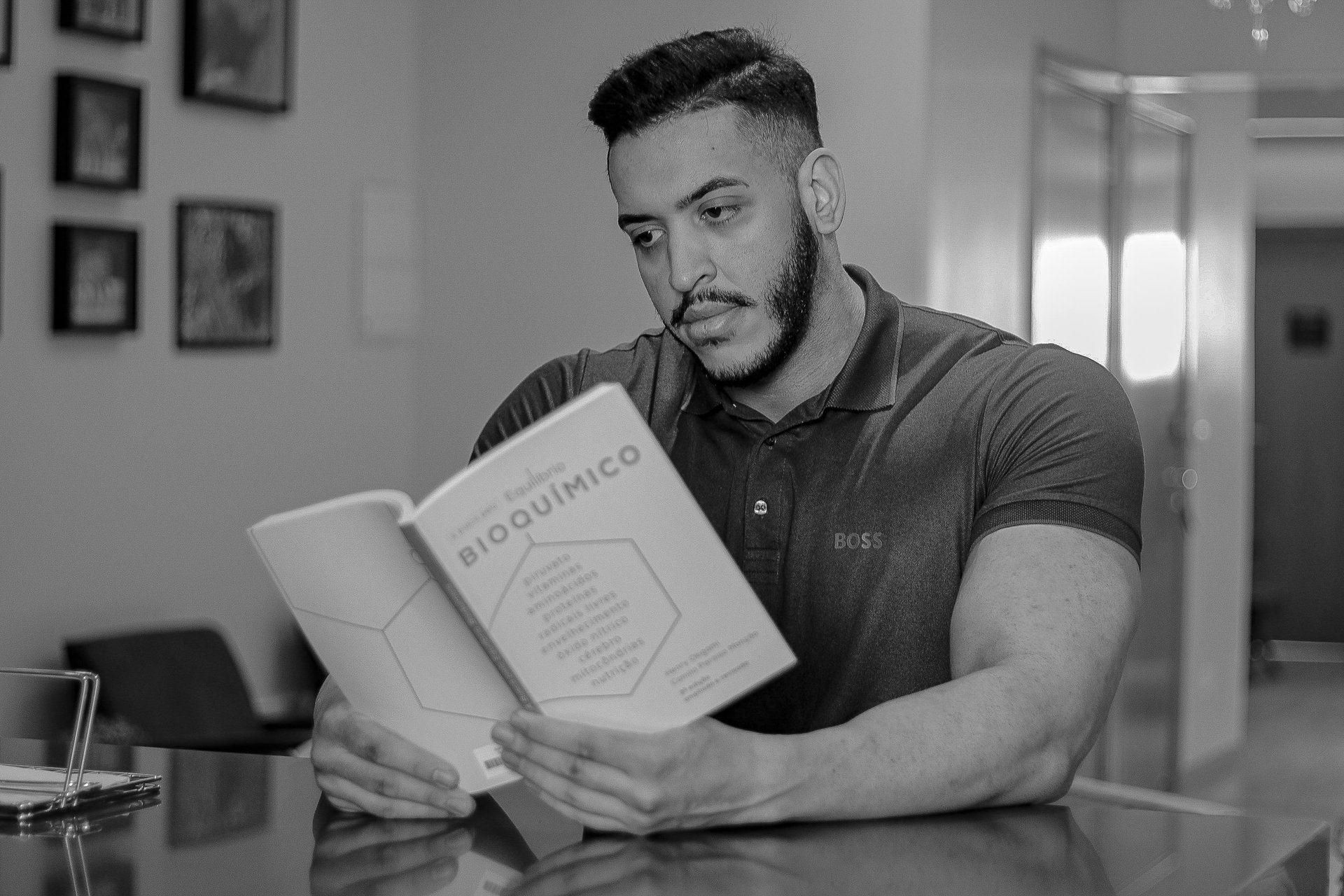 black and white bed linen