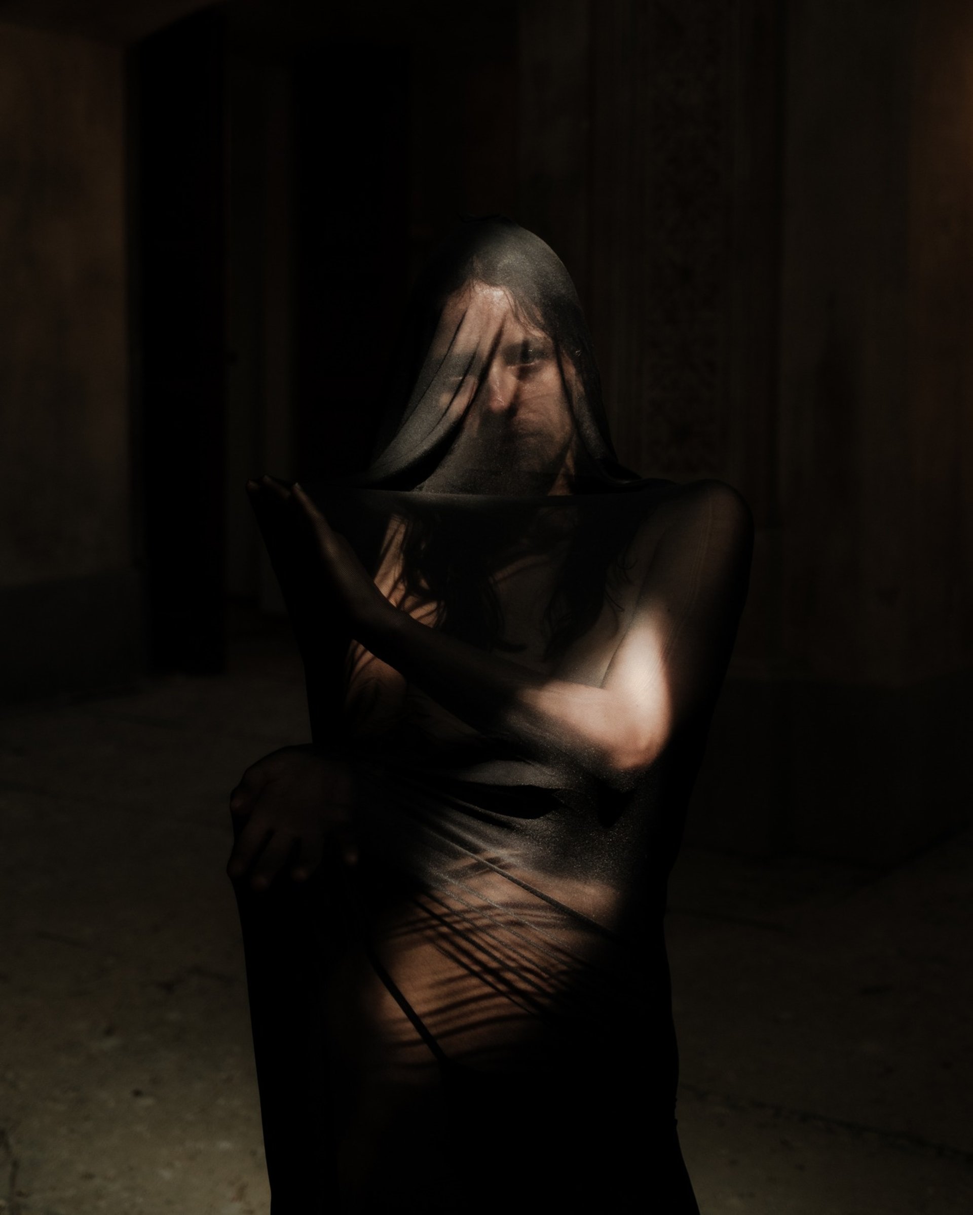 black and white bed linen