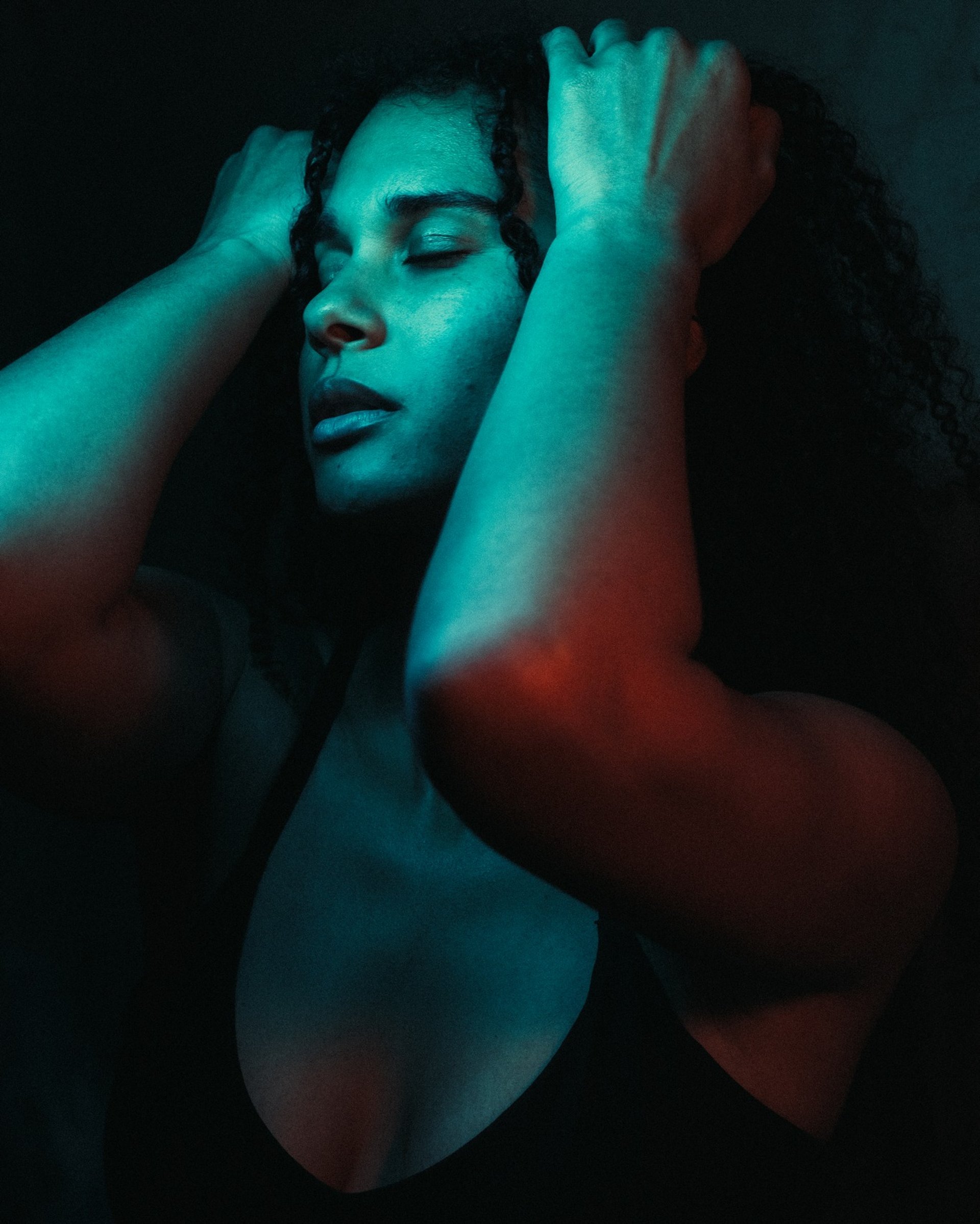 black and white bed linen