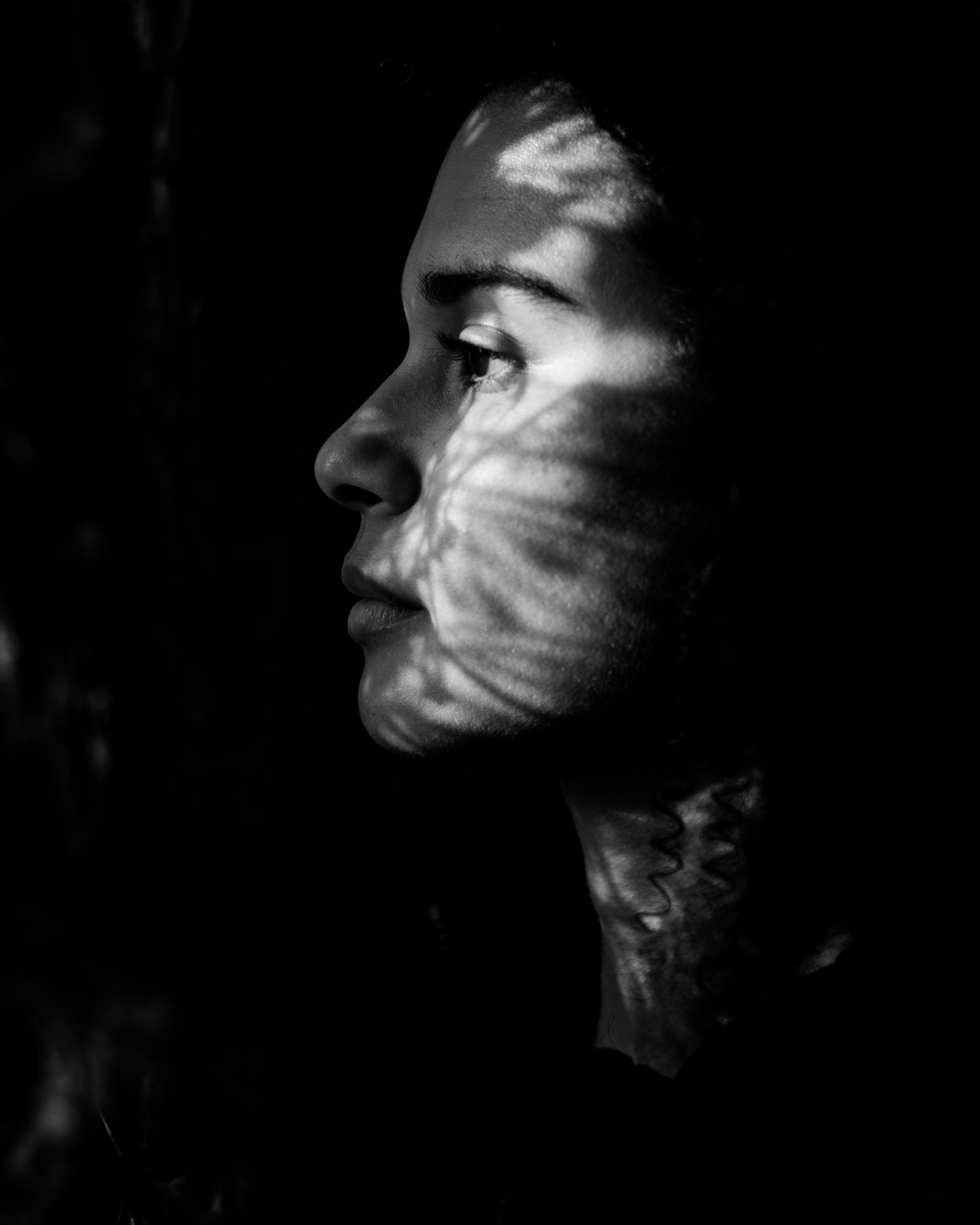 black and white bed linen