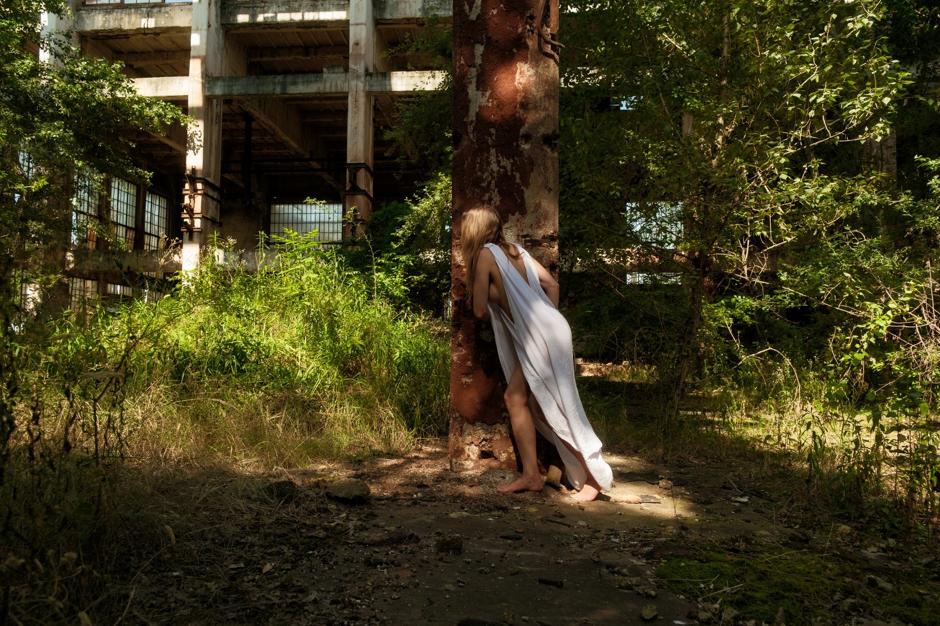 black and white bed linen