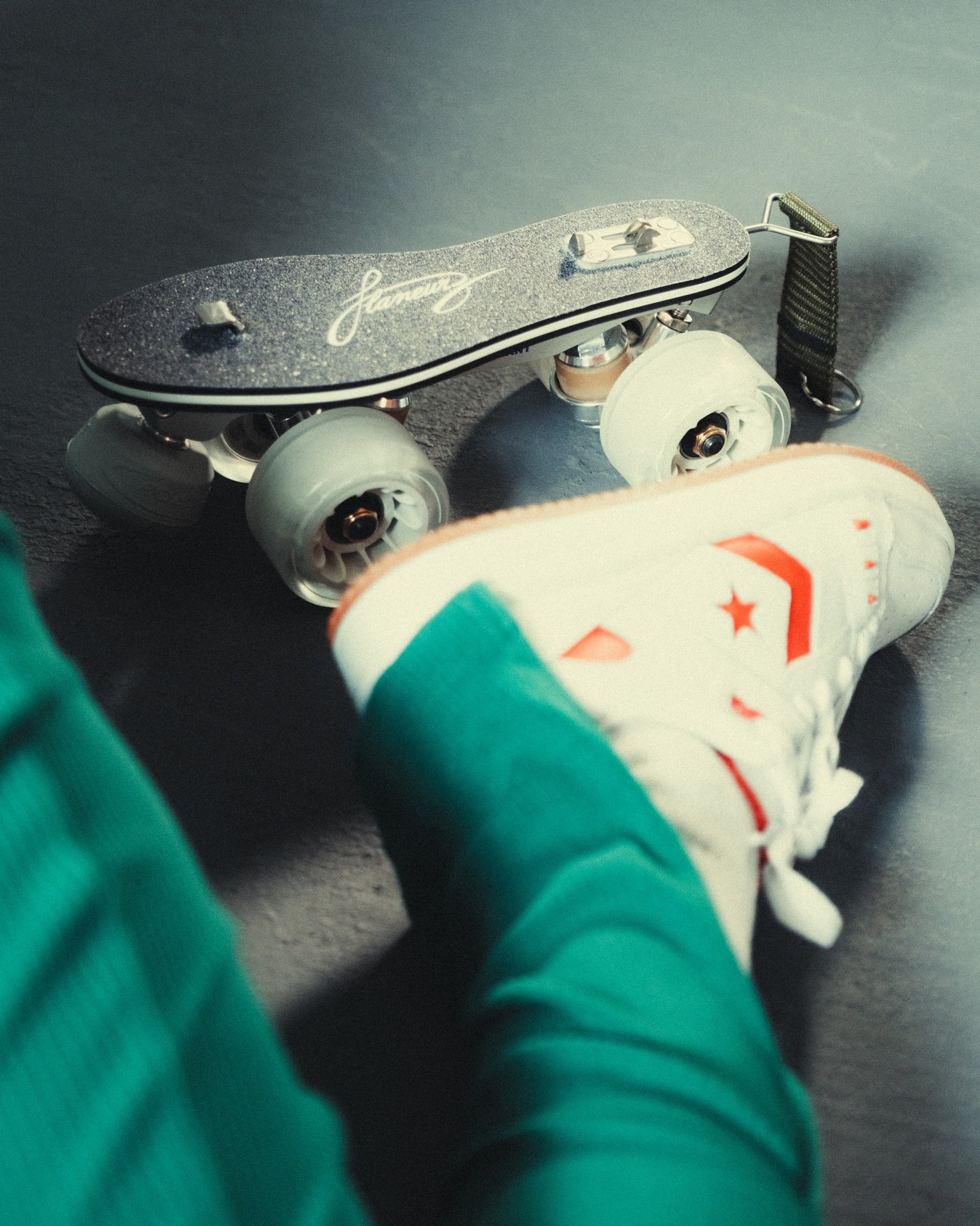 black and white bed linen