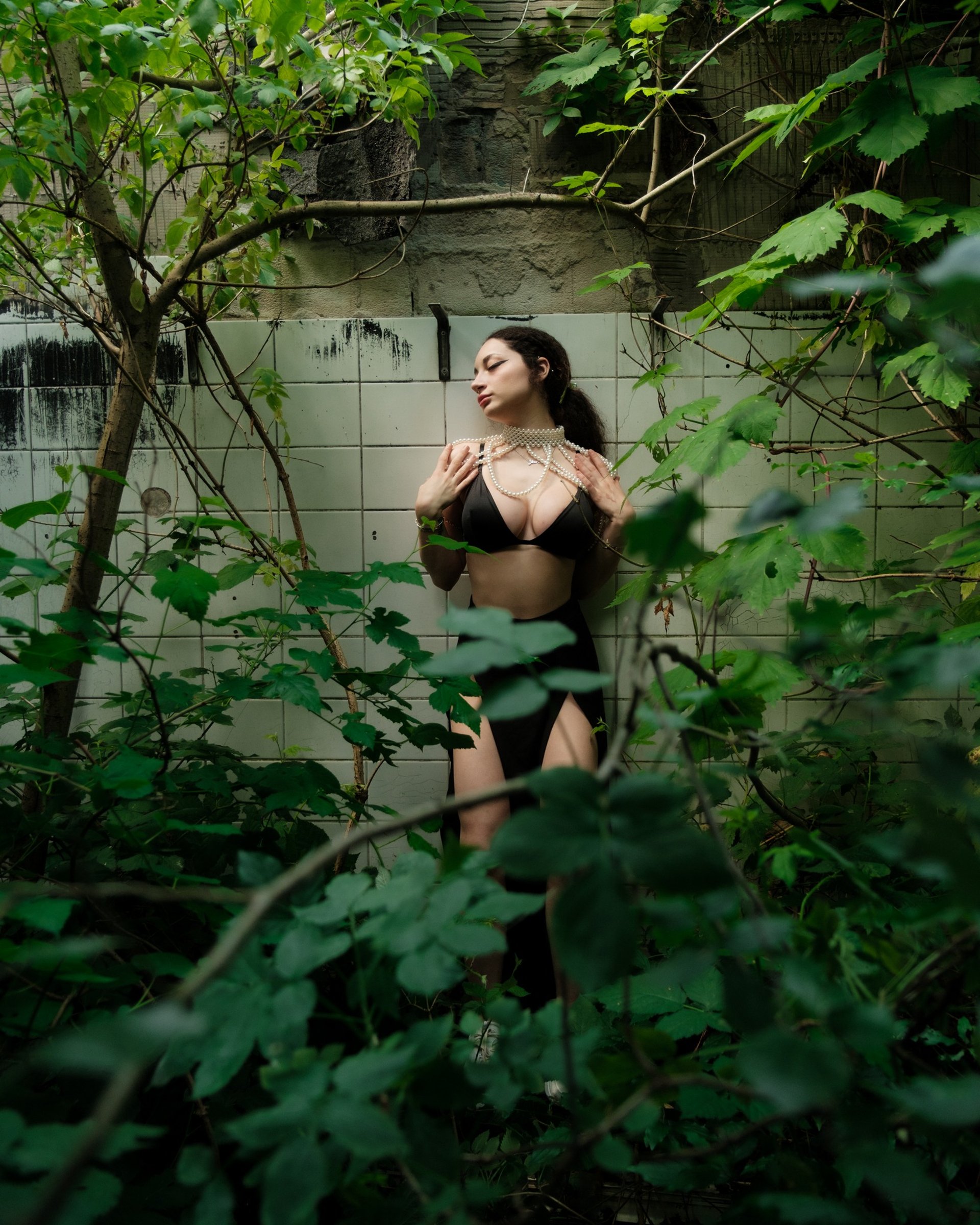 black and white bed linen