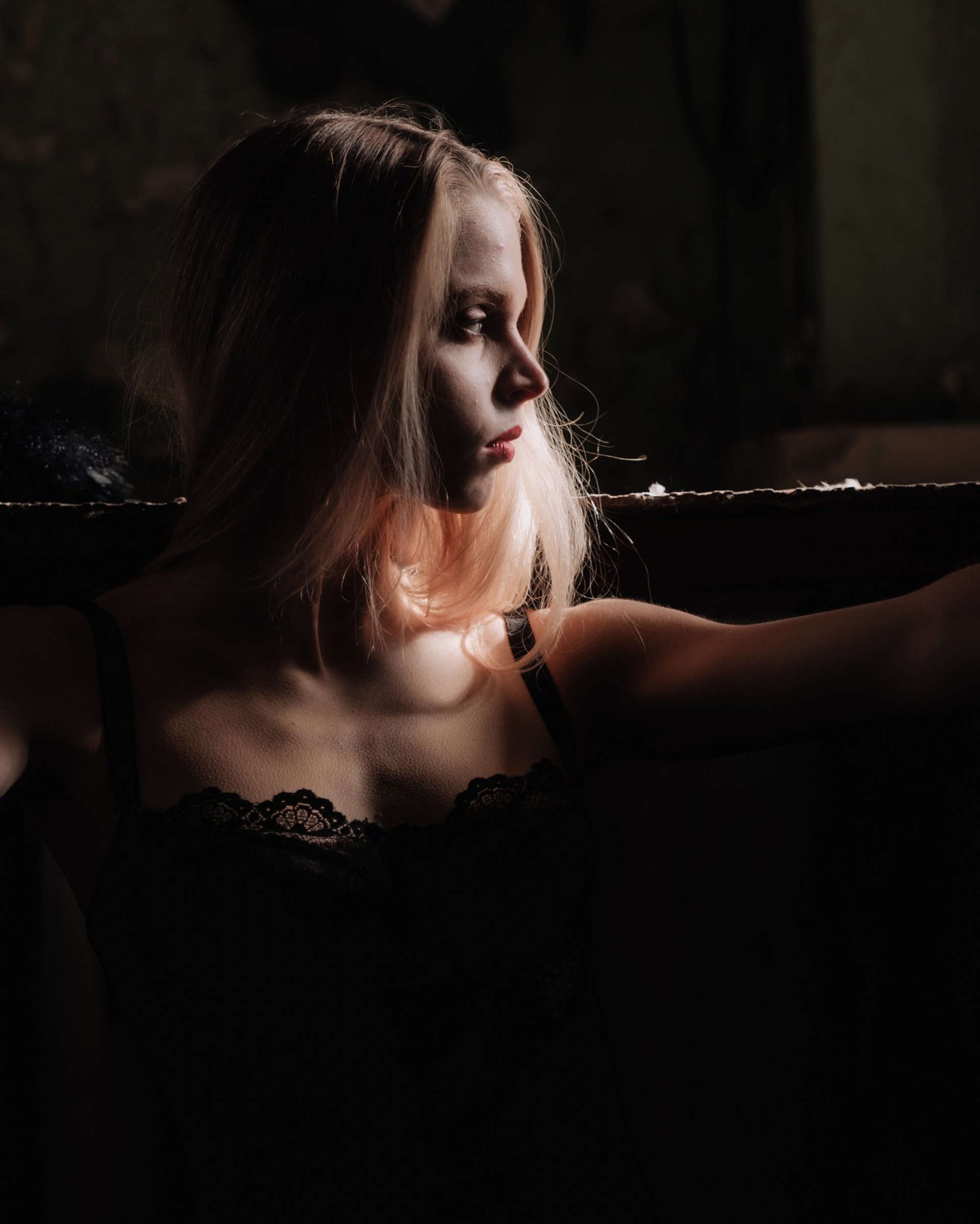 black and white bed linen