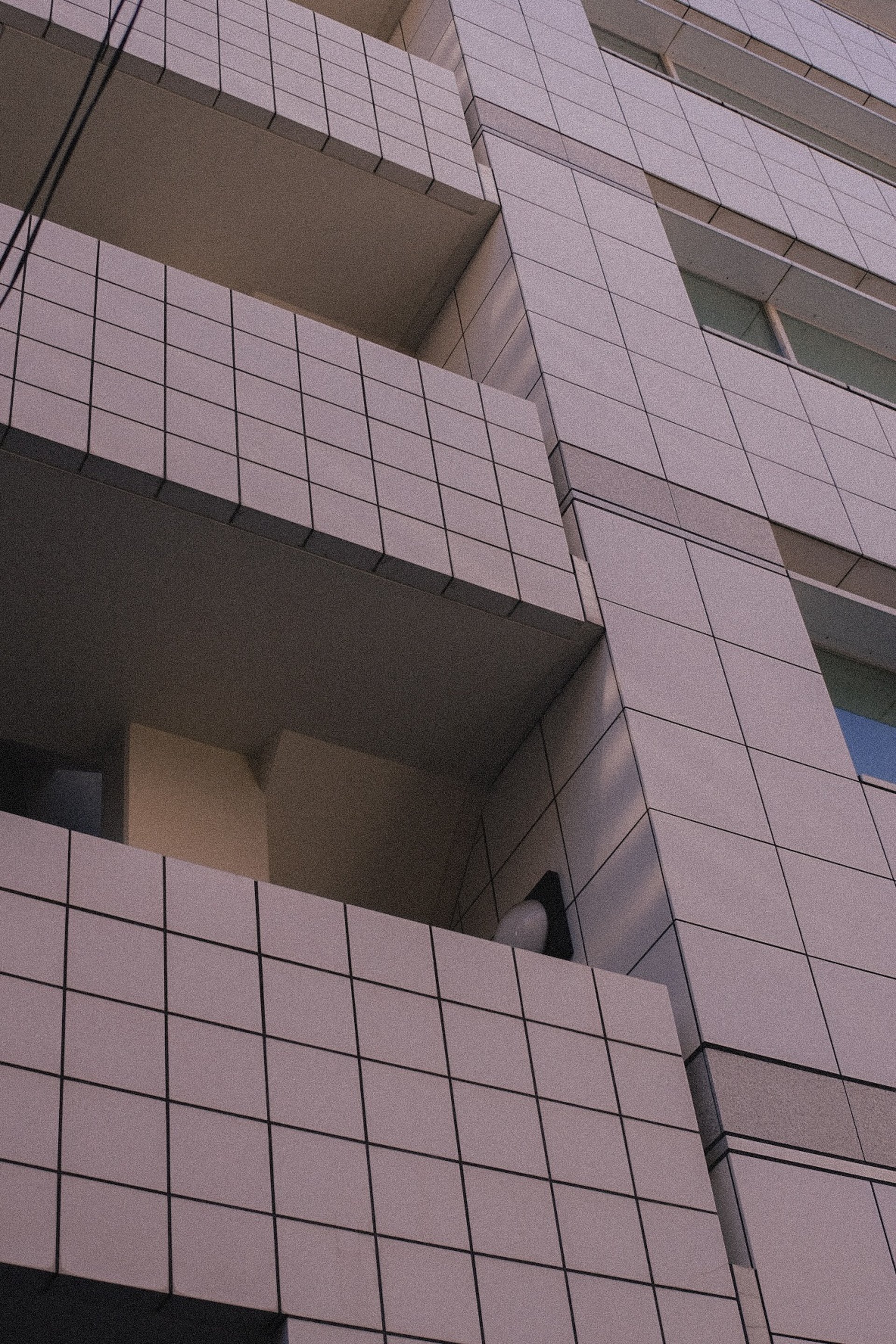 gray computer monitor