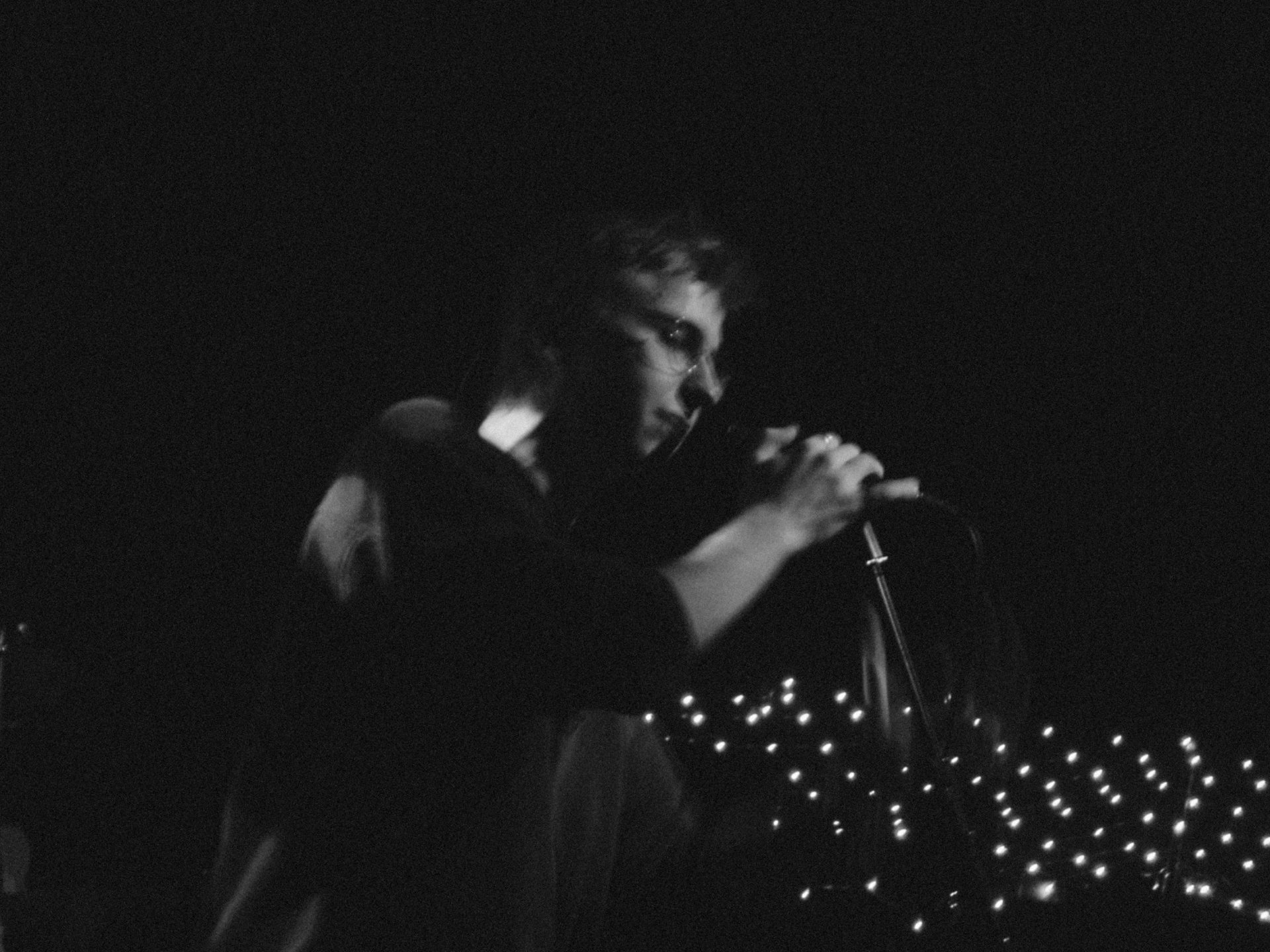 black and white bed linen