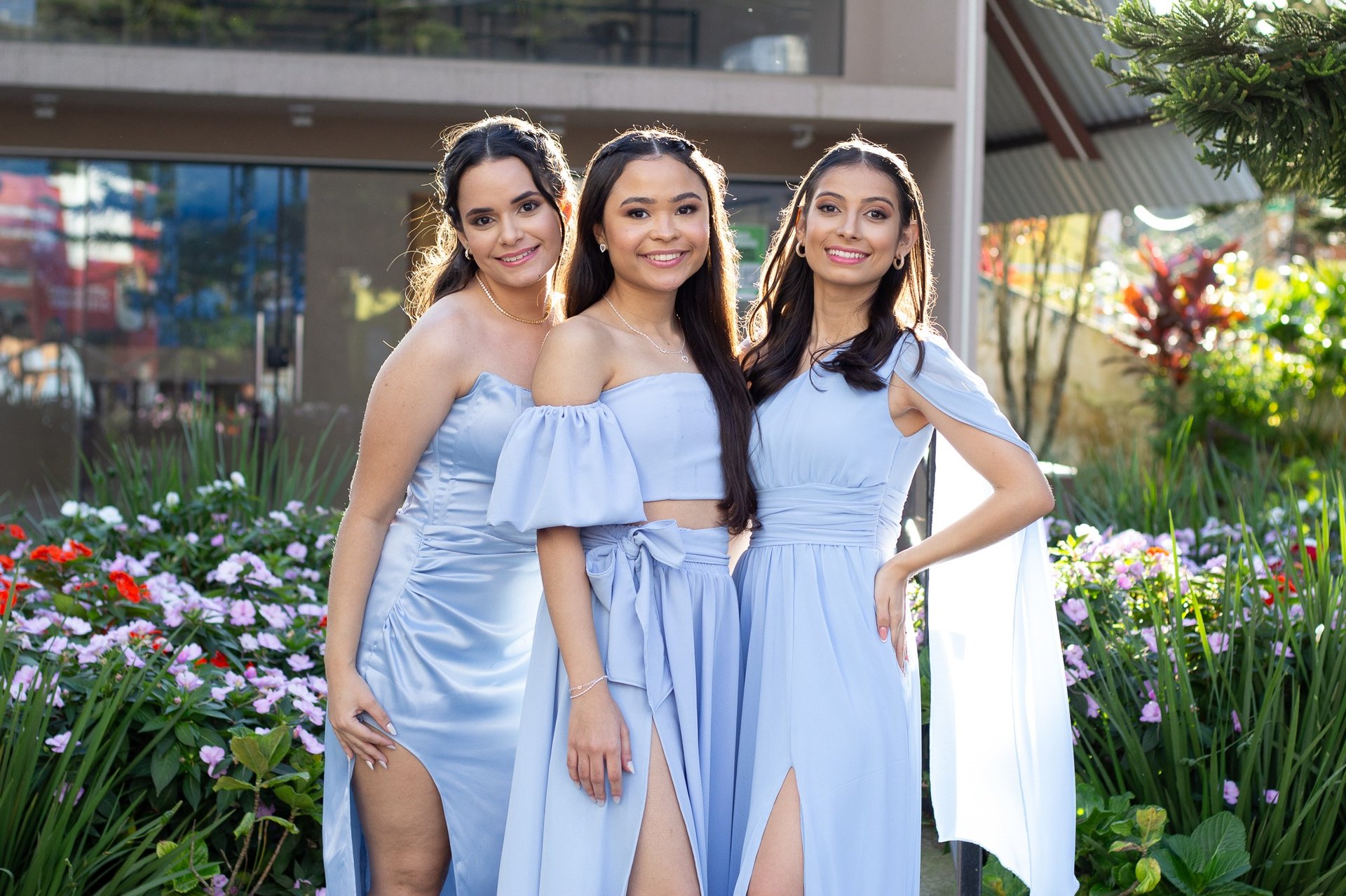 gray computer monitor