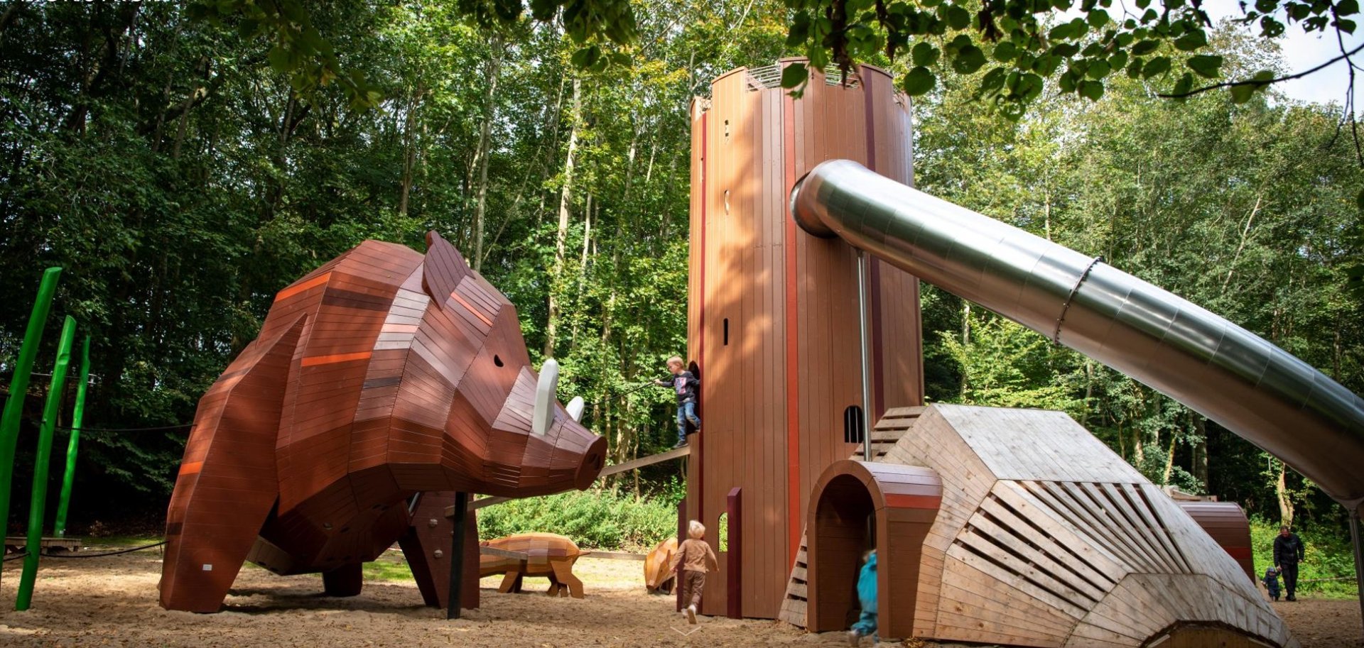 black and white bed linen