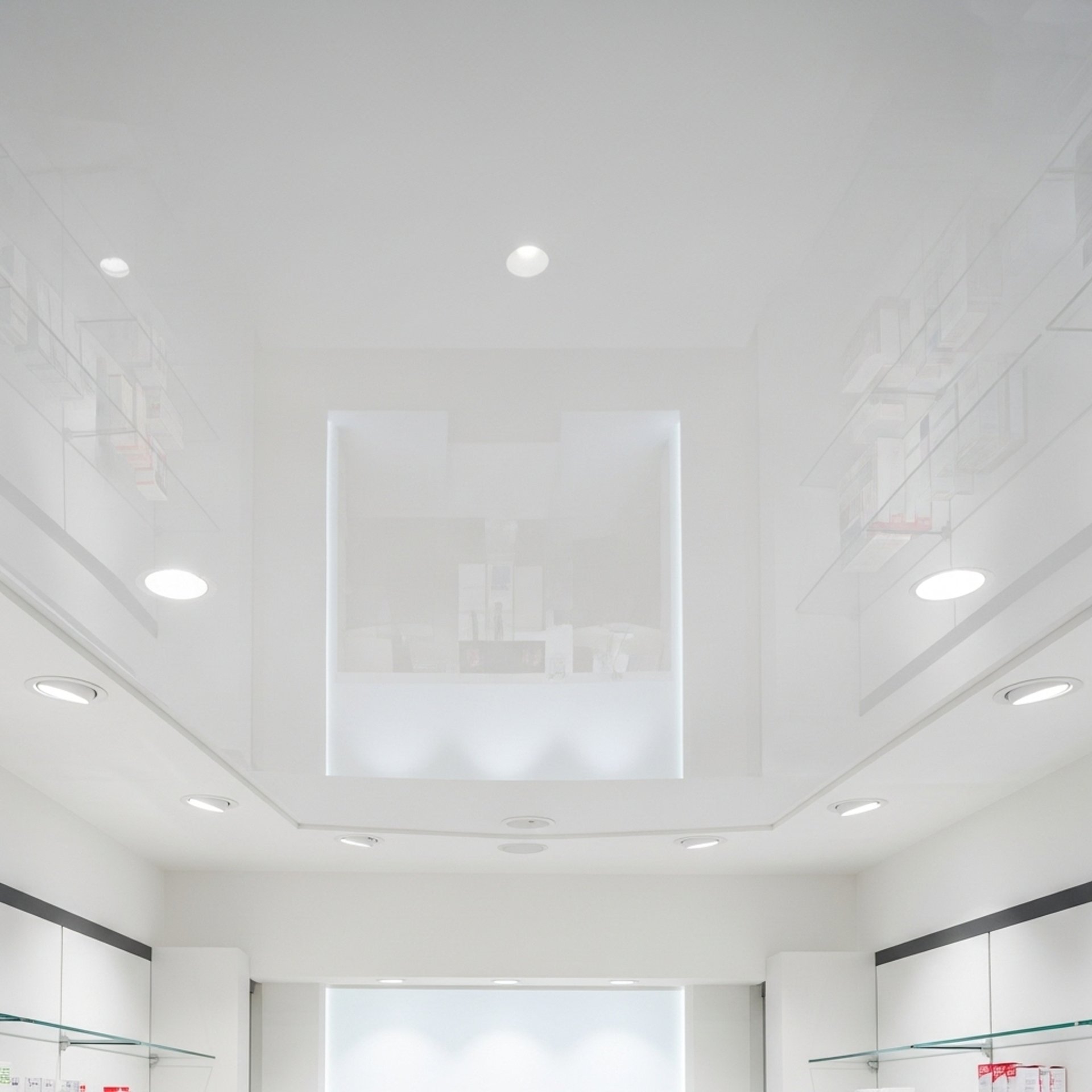 neu-Hochglanz-Spanndecke-Apotheke-Referenzen-2025-INFabe