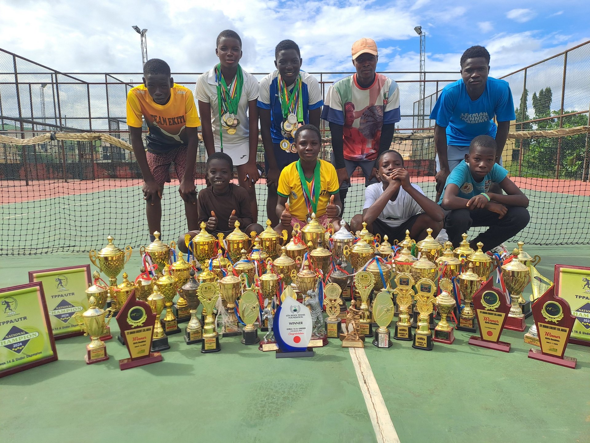 black and brown leather padded tub sofa