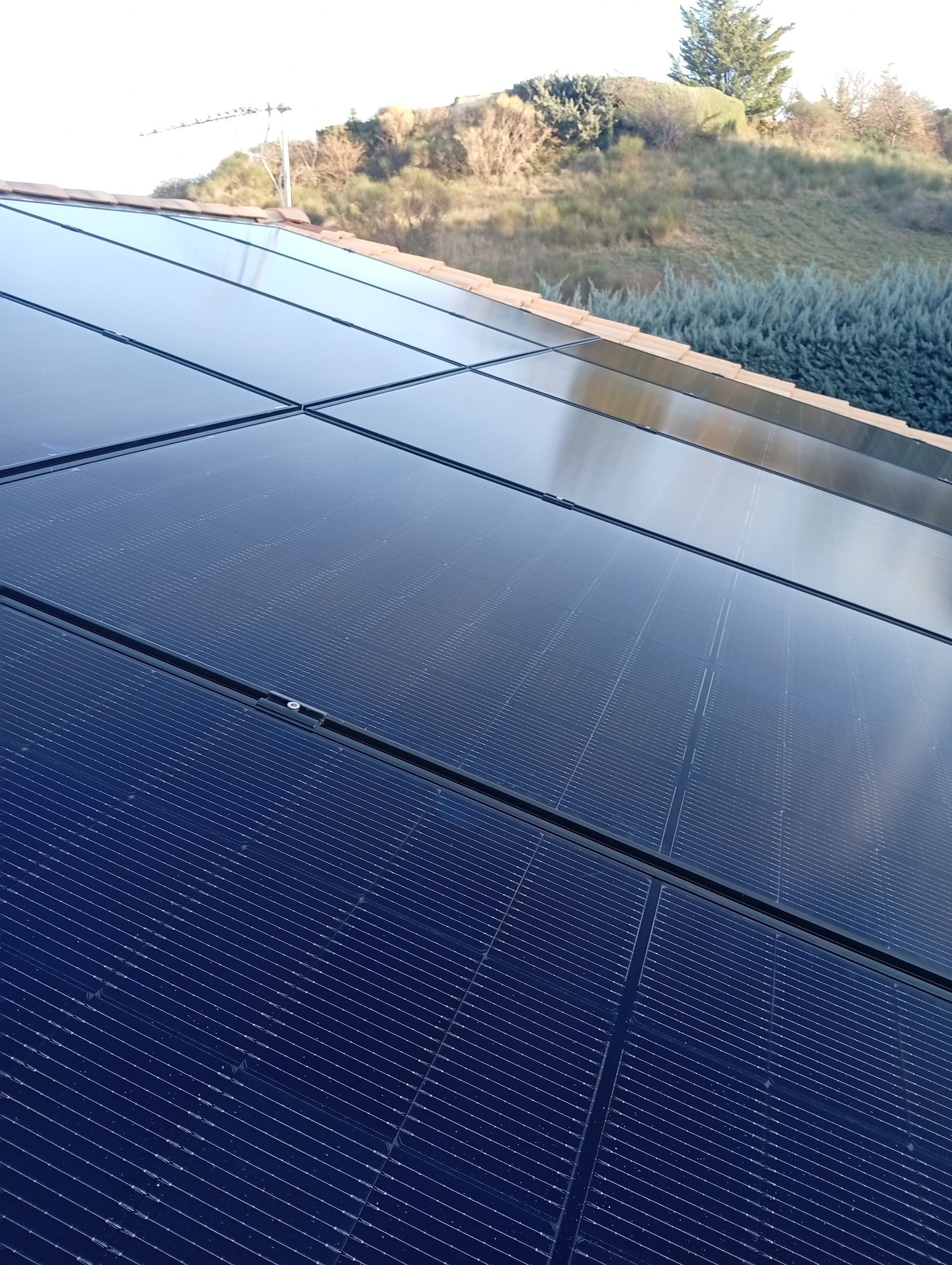 Installation photovoltaïque en surimposition sur toiture de 5kWc à manosque dans les Alpes-de-Haute-Provence 
