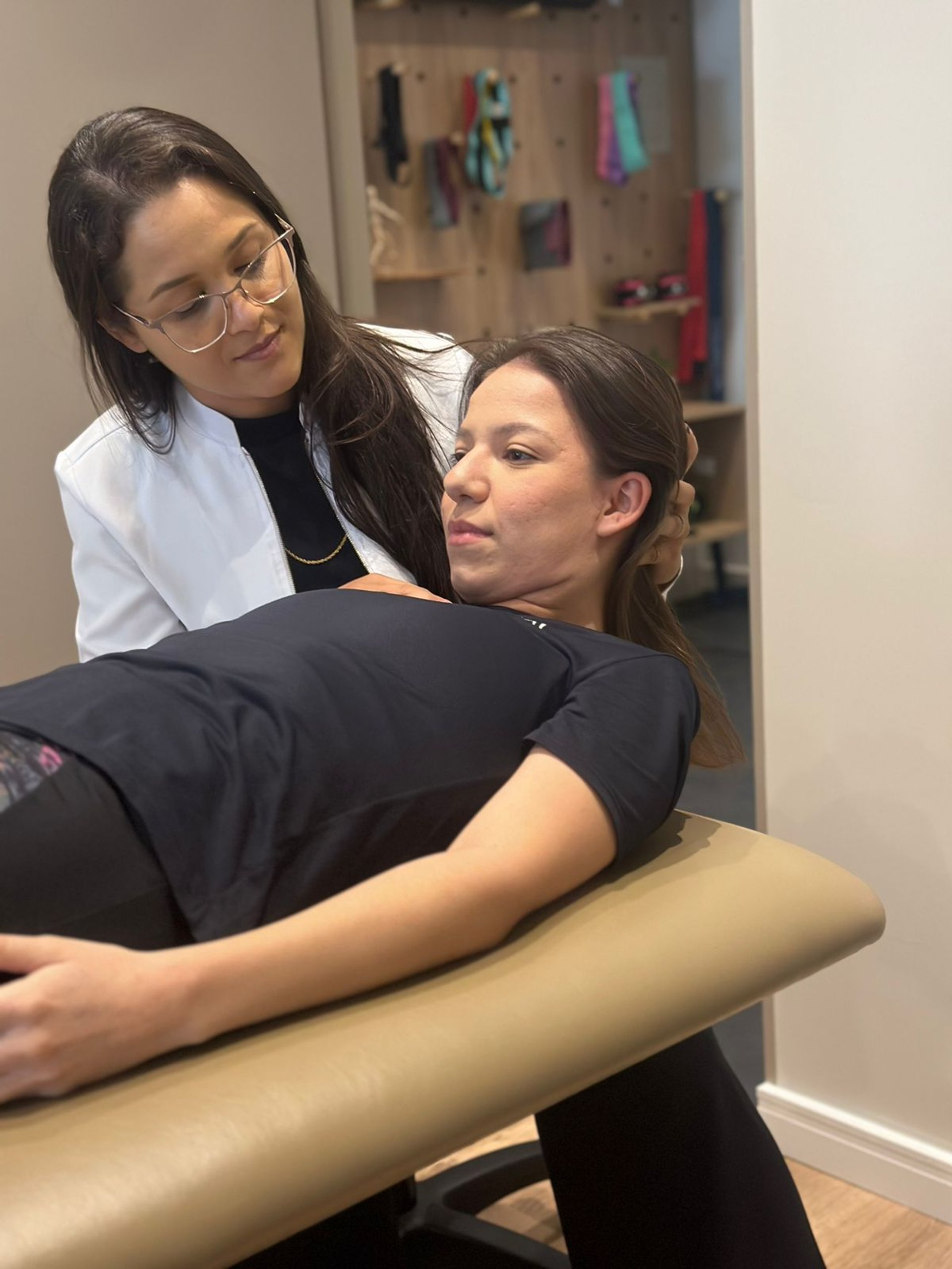 gray computer monitor