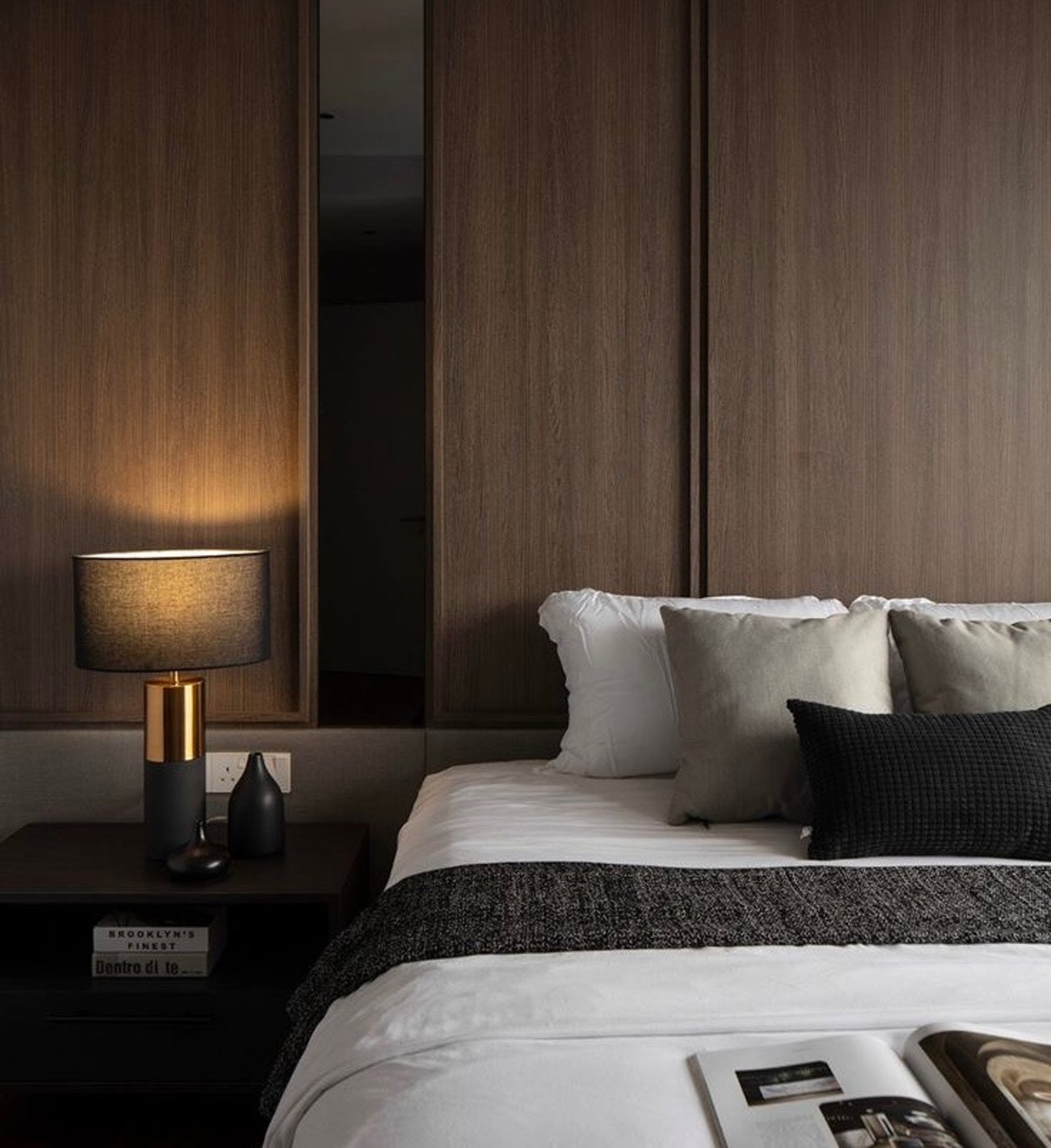 black and white bed linen