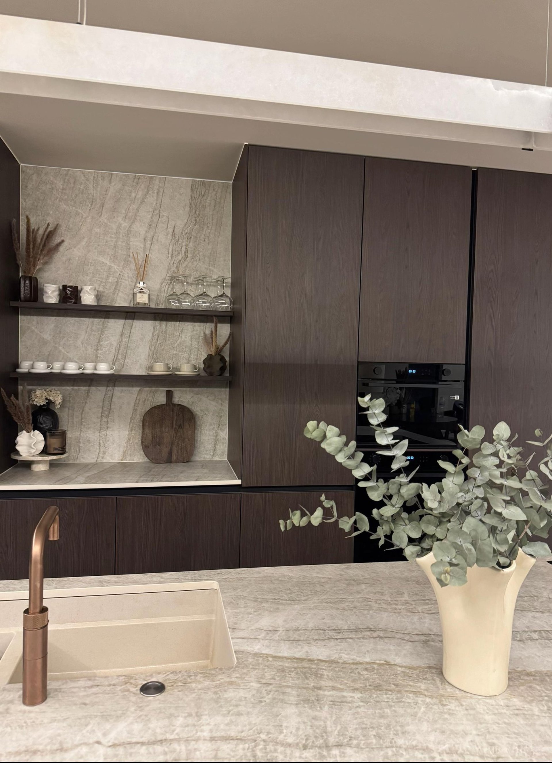 black and white bed linen