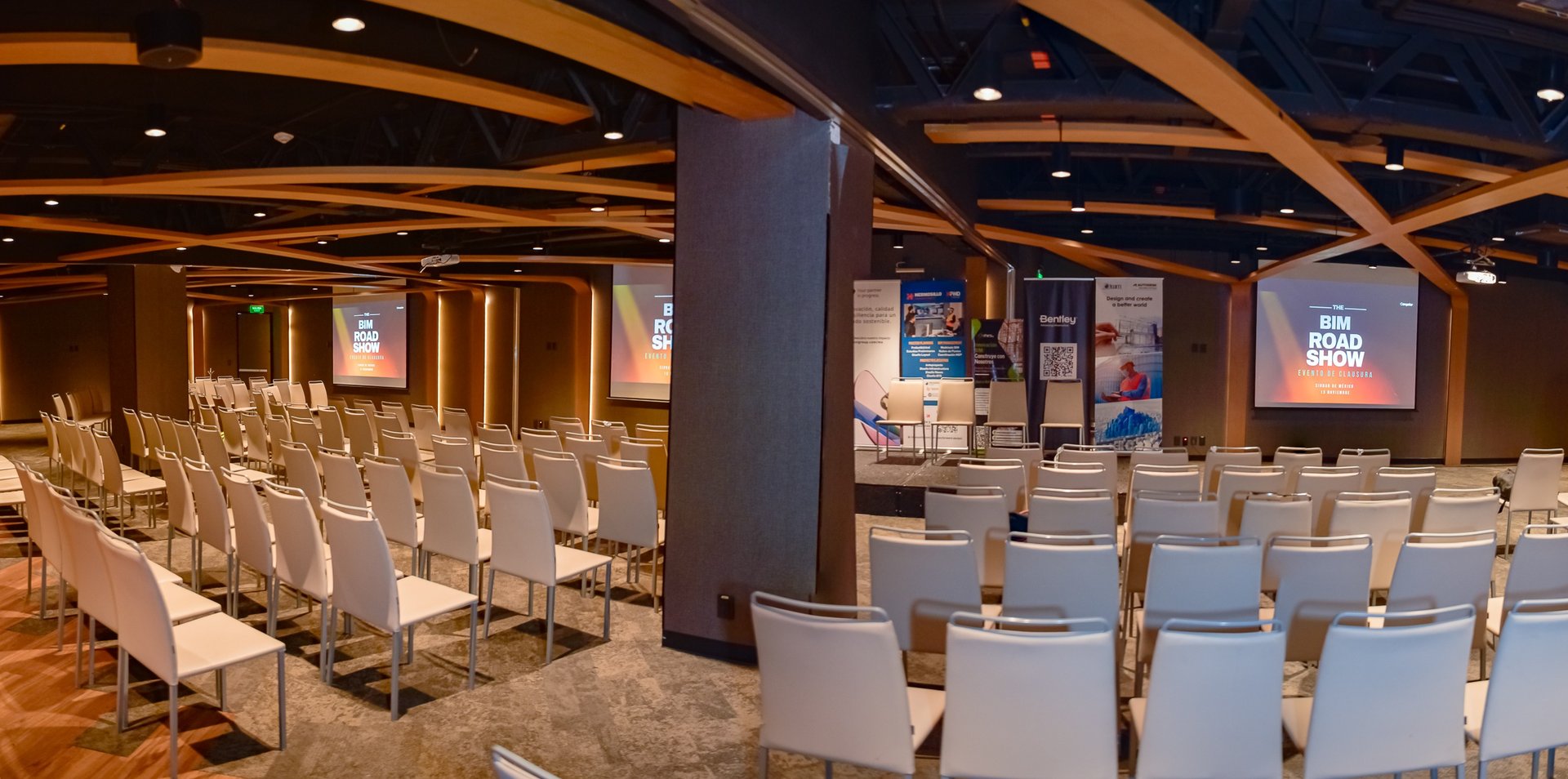 black and white bed linen