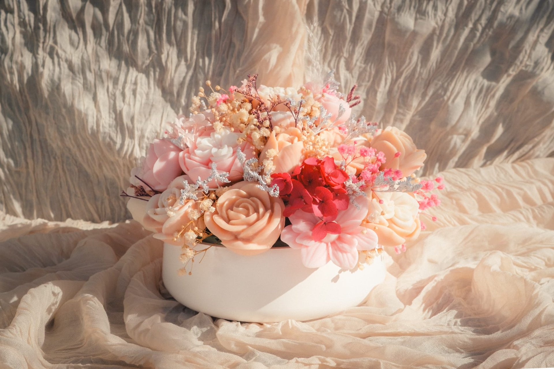 black and white bed linen