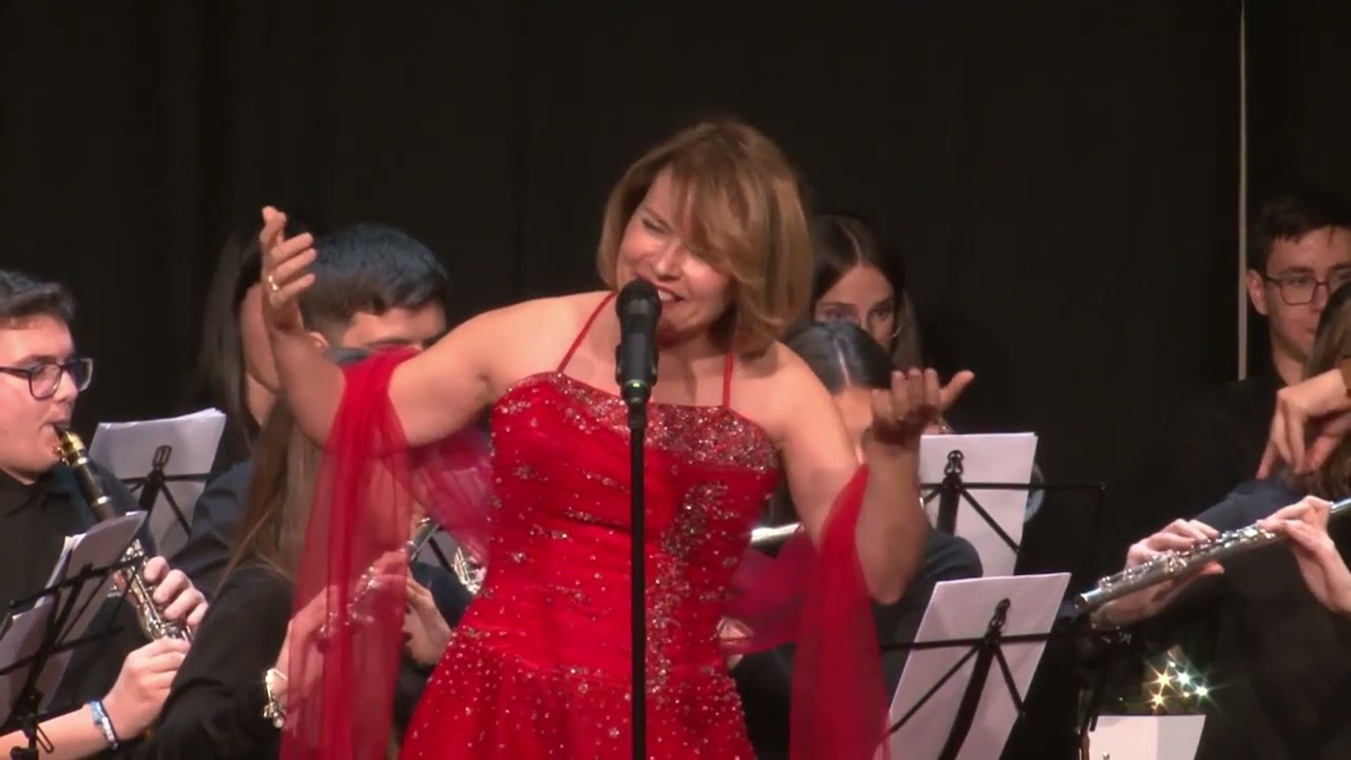 gray computer monitor