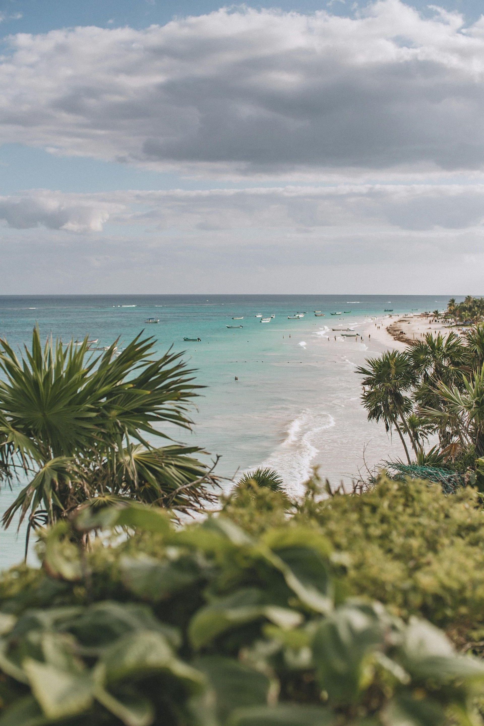 black and white bed linen