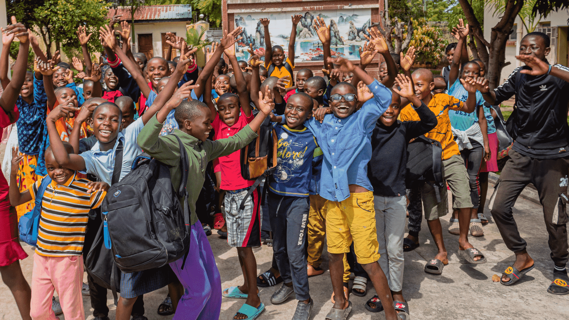 black and white bed linen