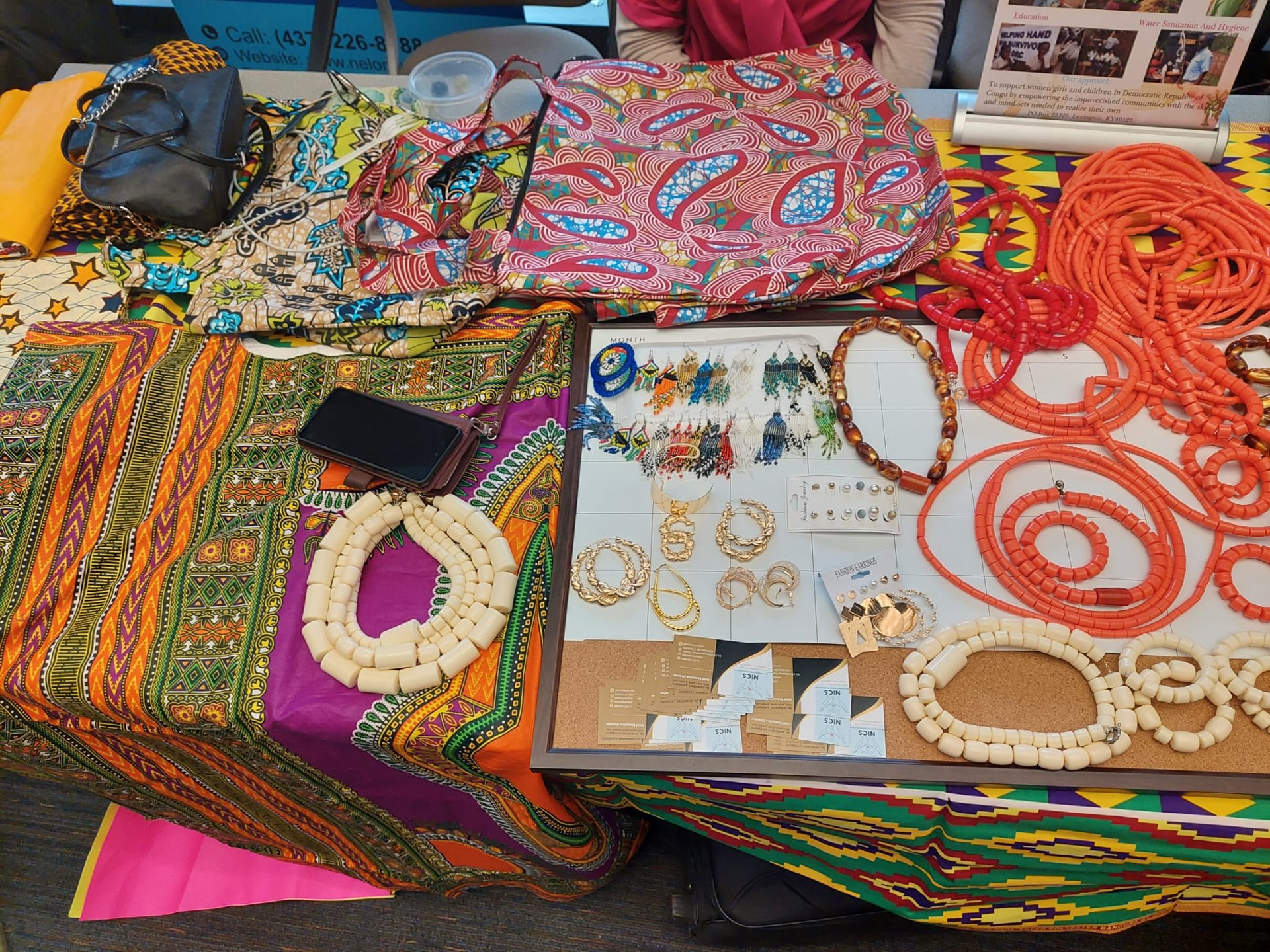 gray computer monitor