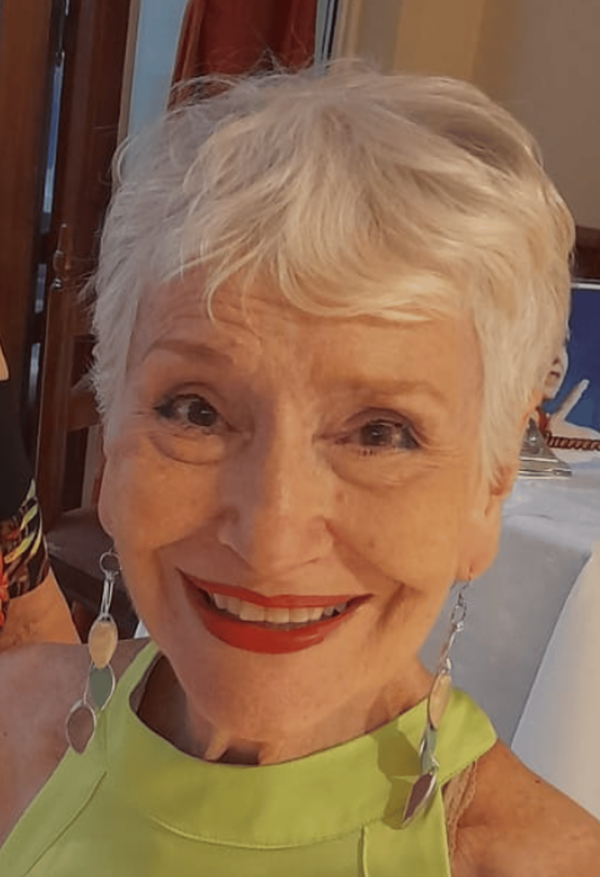 gray computer monitor