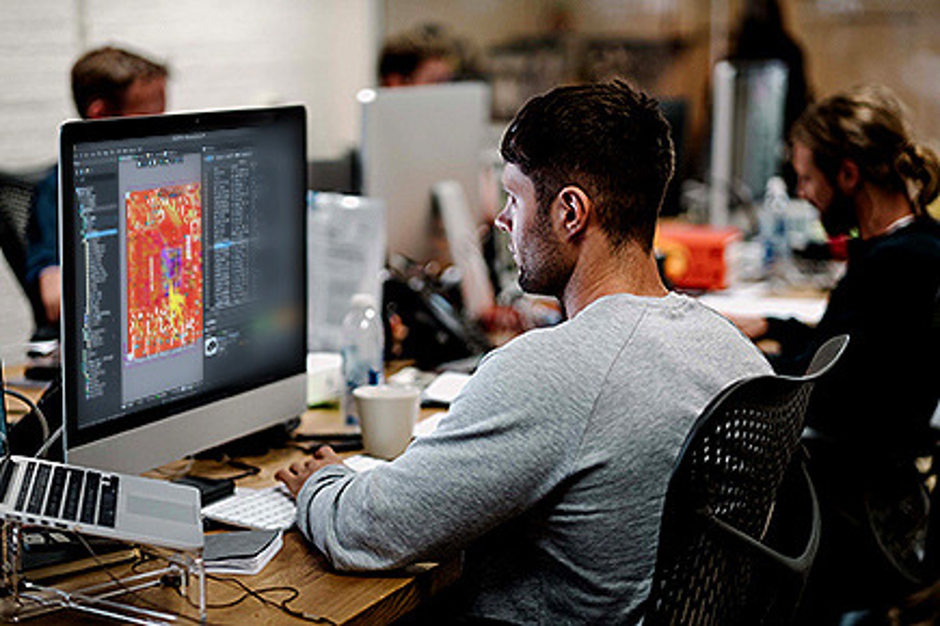 black and white bed linen