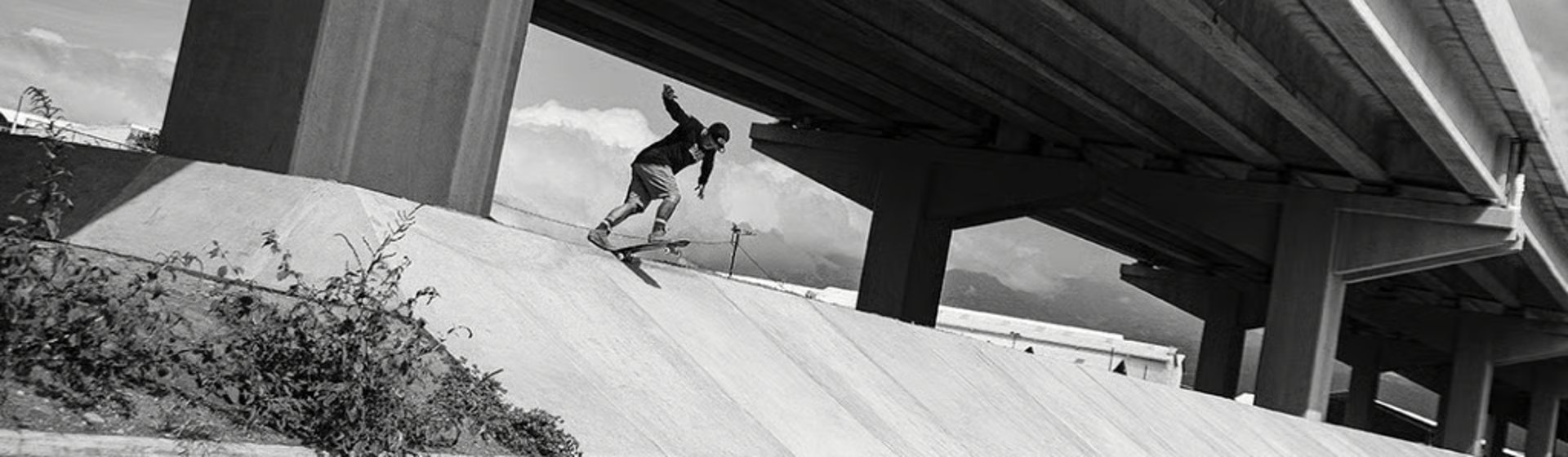 black and white bed linen