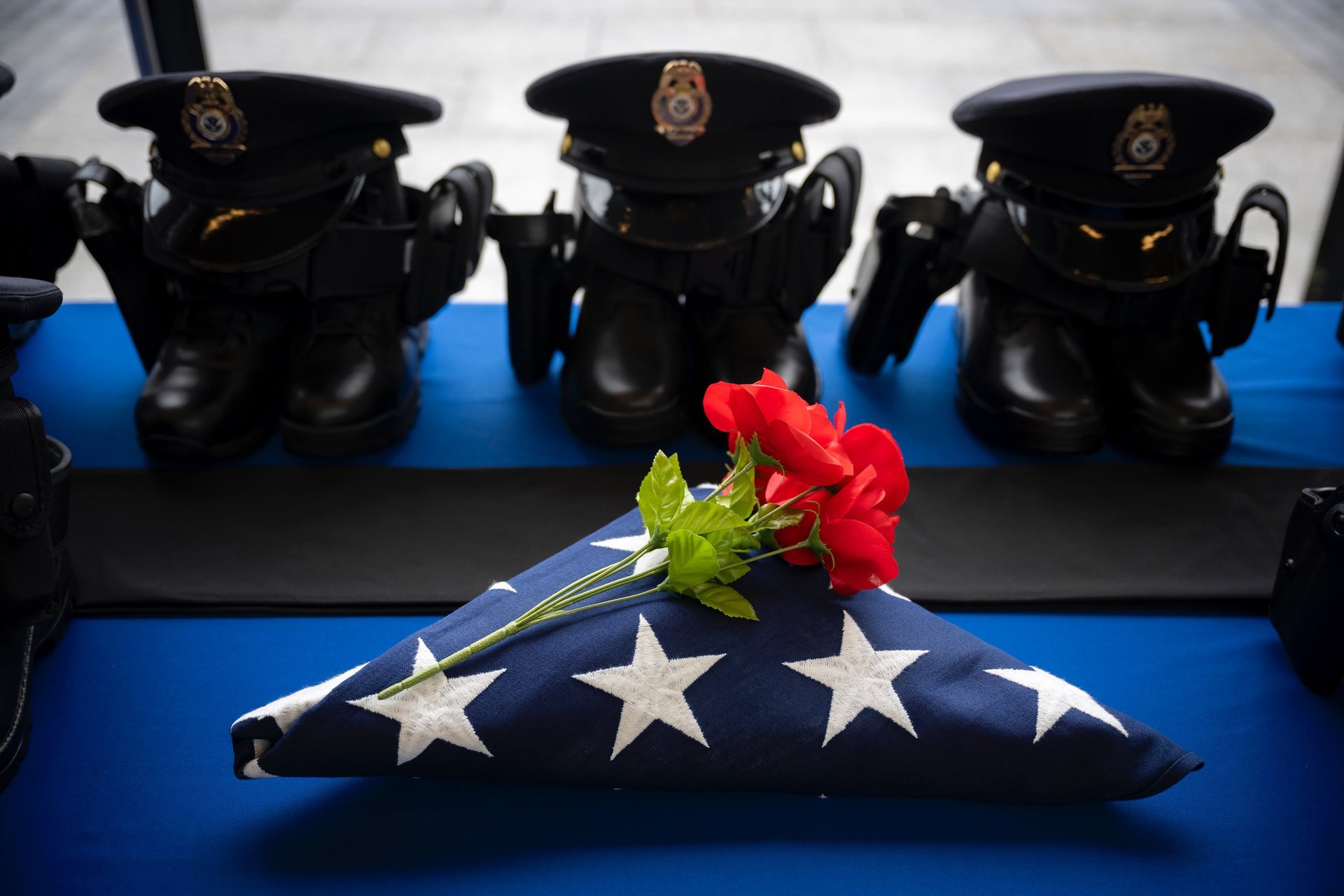 black and white bed linen